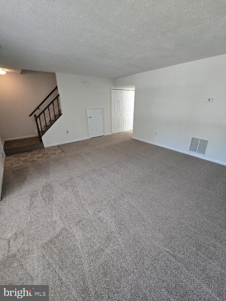 ST CHARLES HAMPSHIRE - Residential