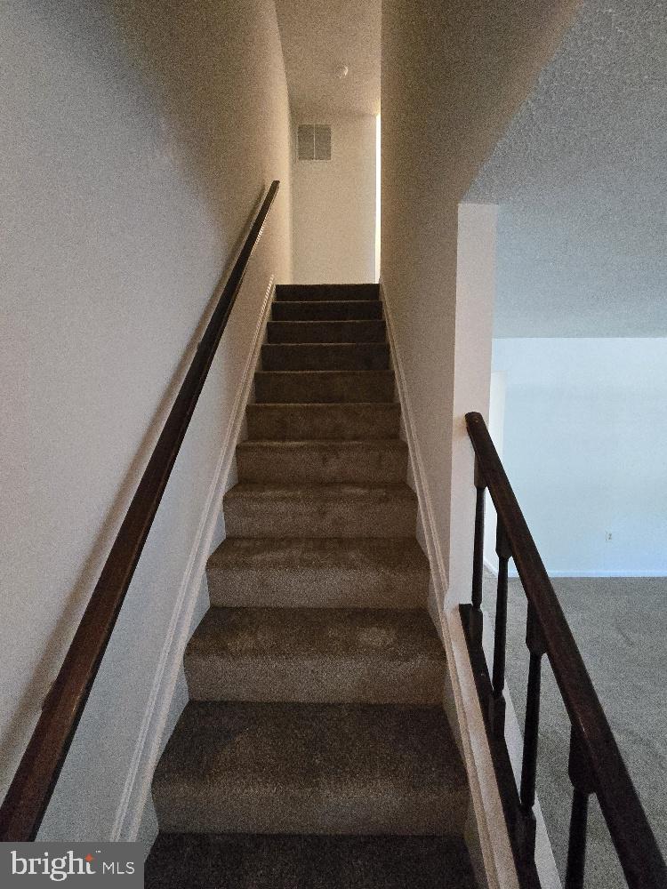 ST CHARLES HAMPSHIRE - Residential