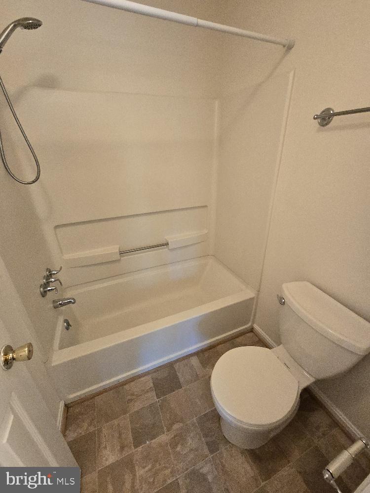 ST CHARLES HAMPSHIRE - Residential