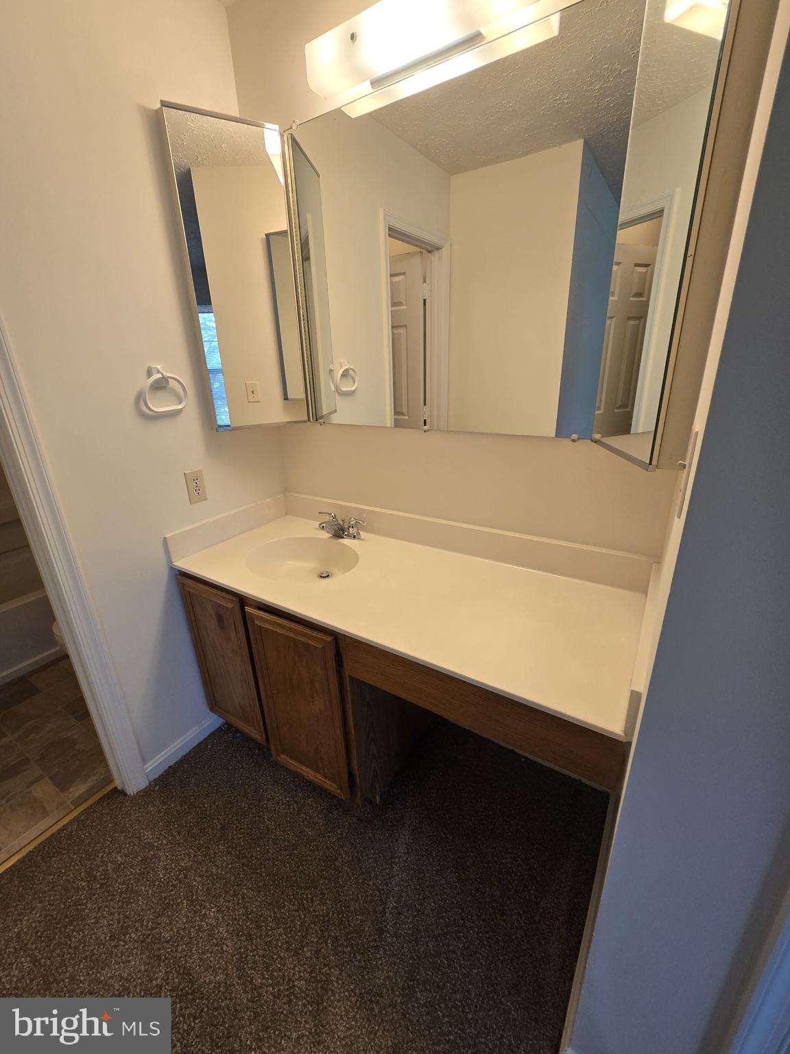 ST CHARLES HAMPSHIRE - Residential