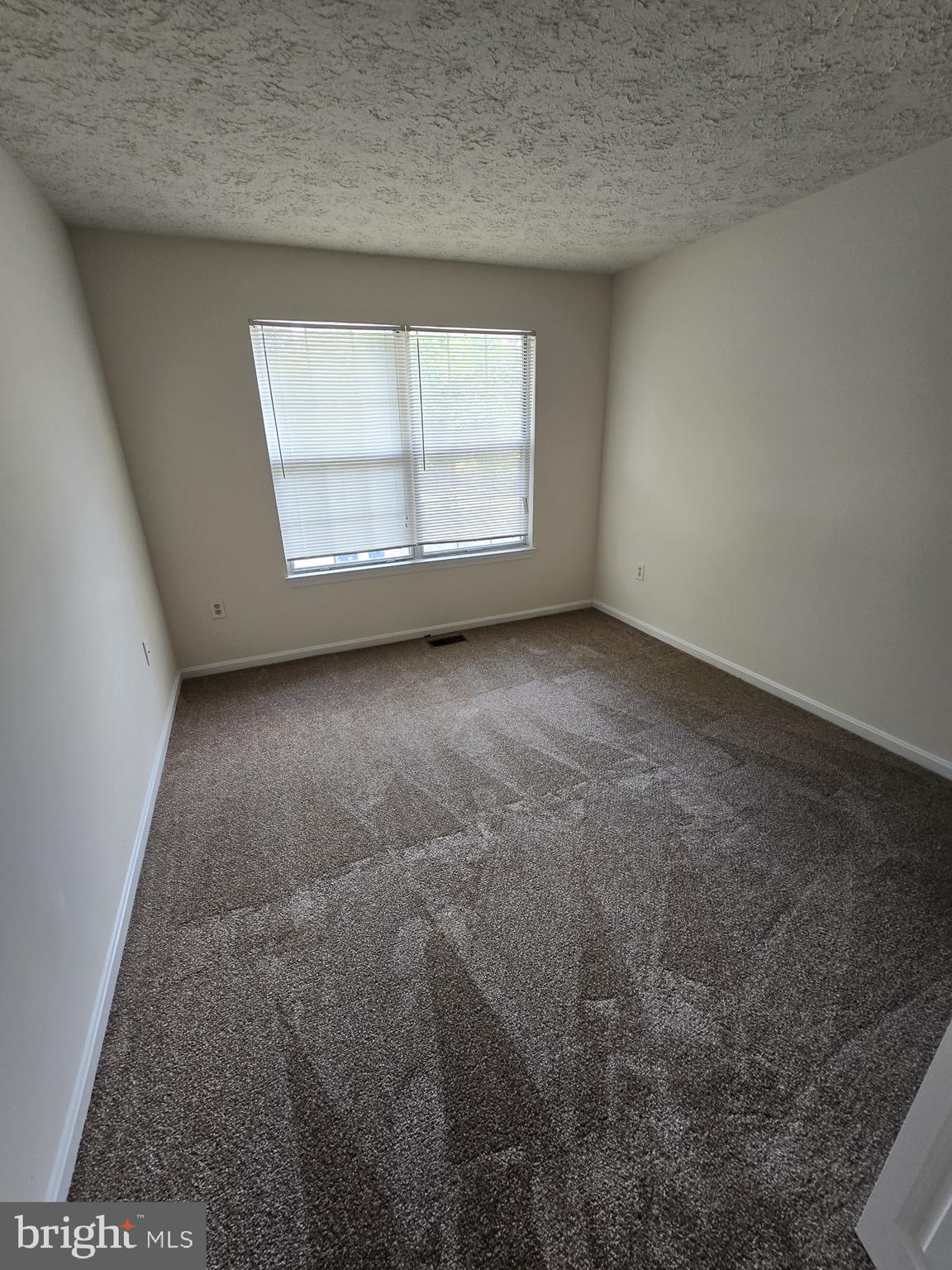 ST CHARLES HAMPSHIRE - Residential