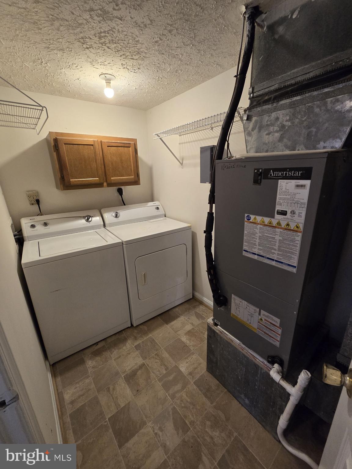 ST CHARLES HAMPSHIRE - Residential