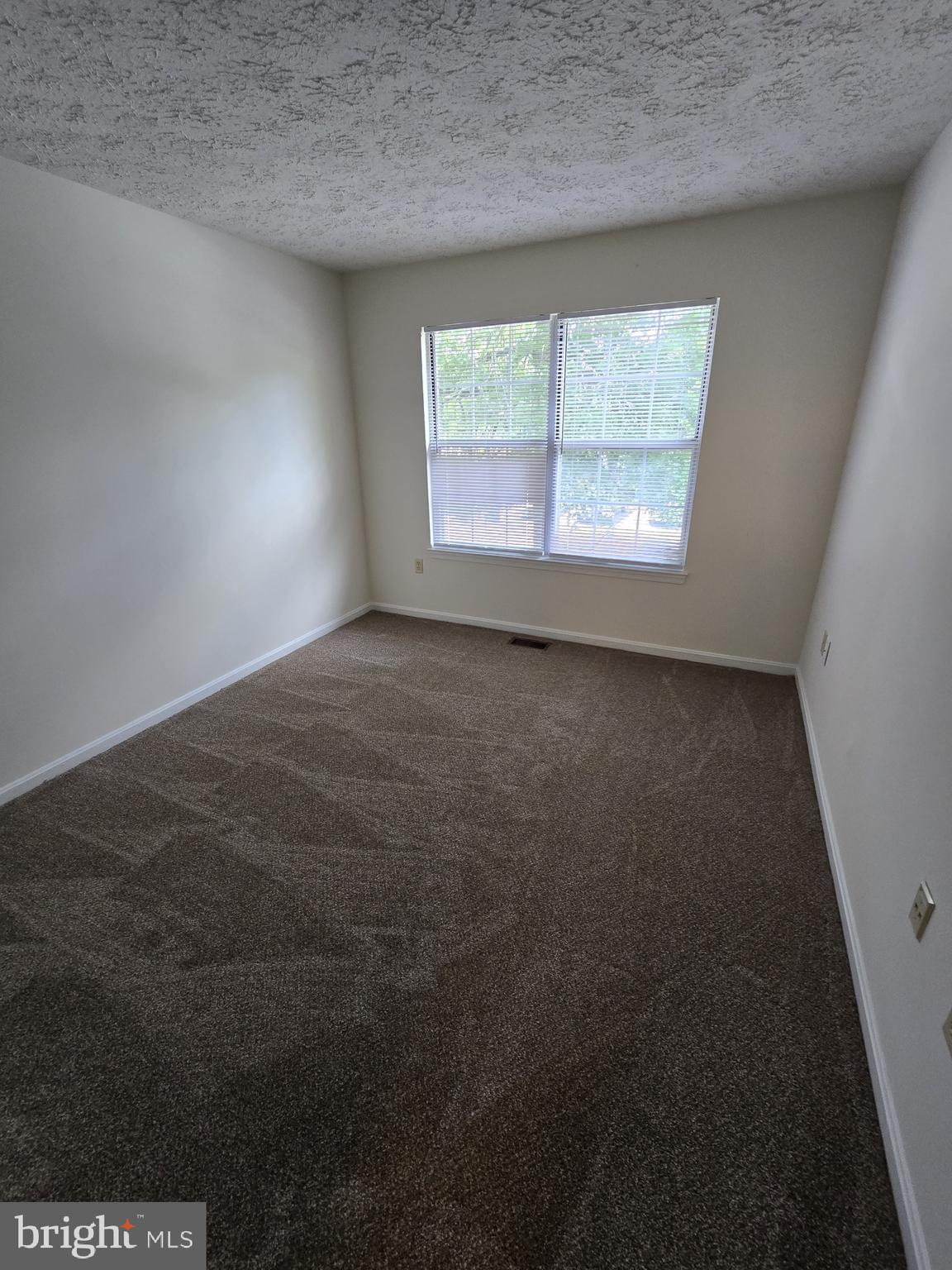 ST CHARLES HAMPSHIRE - Residential