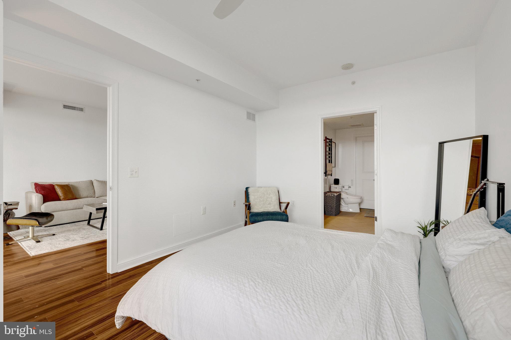 RESTON TOWN CENTER - Residential