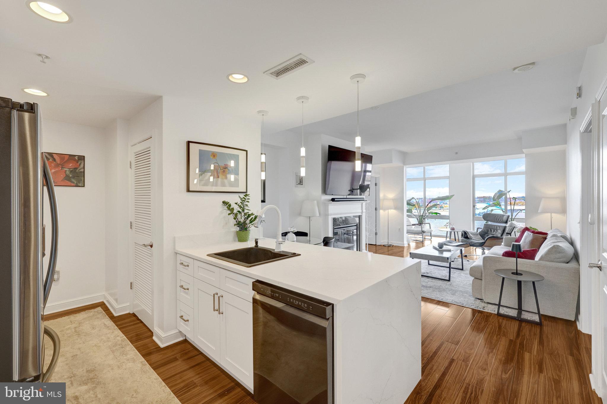 RESTON TOWN CENTER - Residential