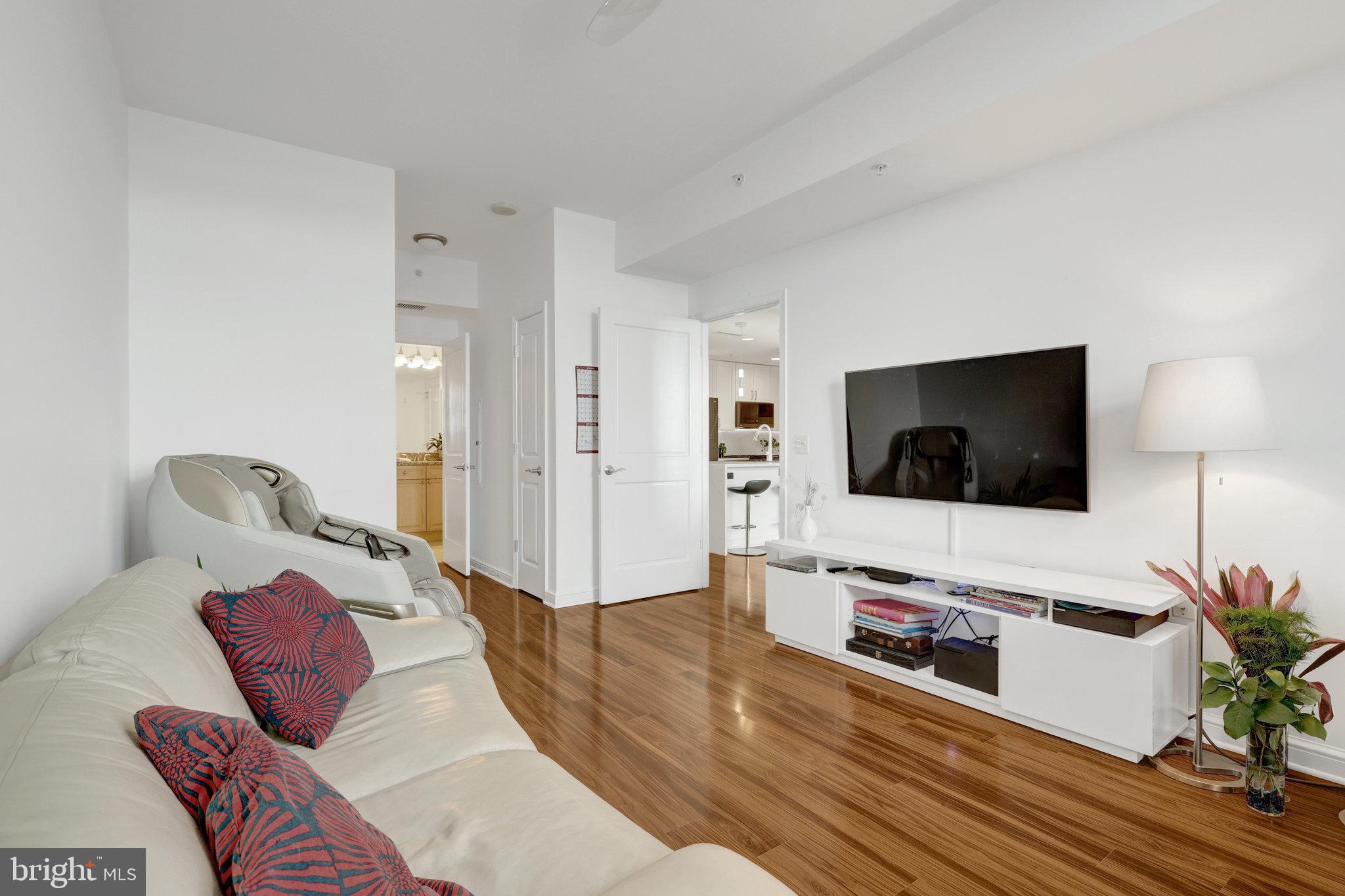 RESTON TOWN CENTER - Residential