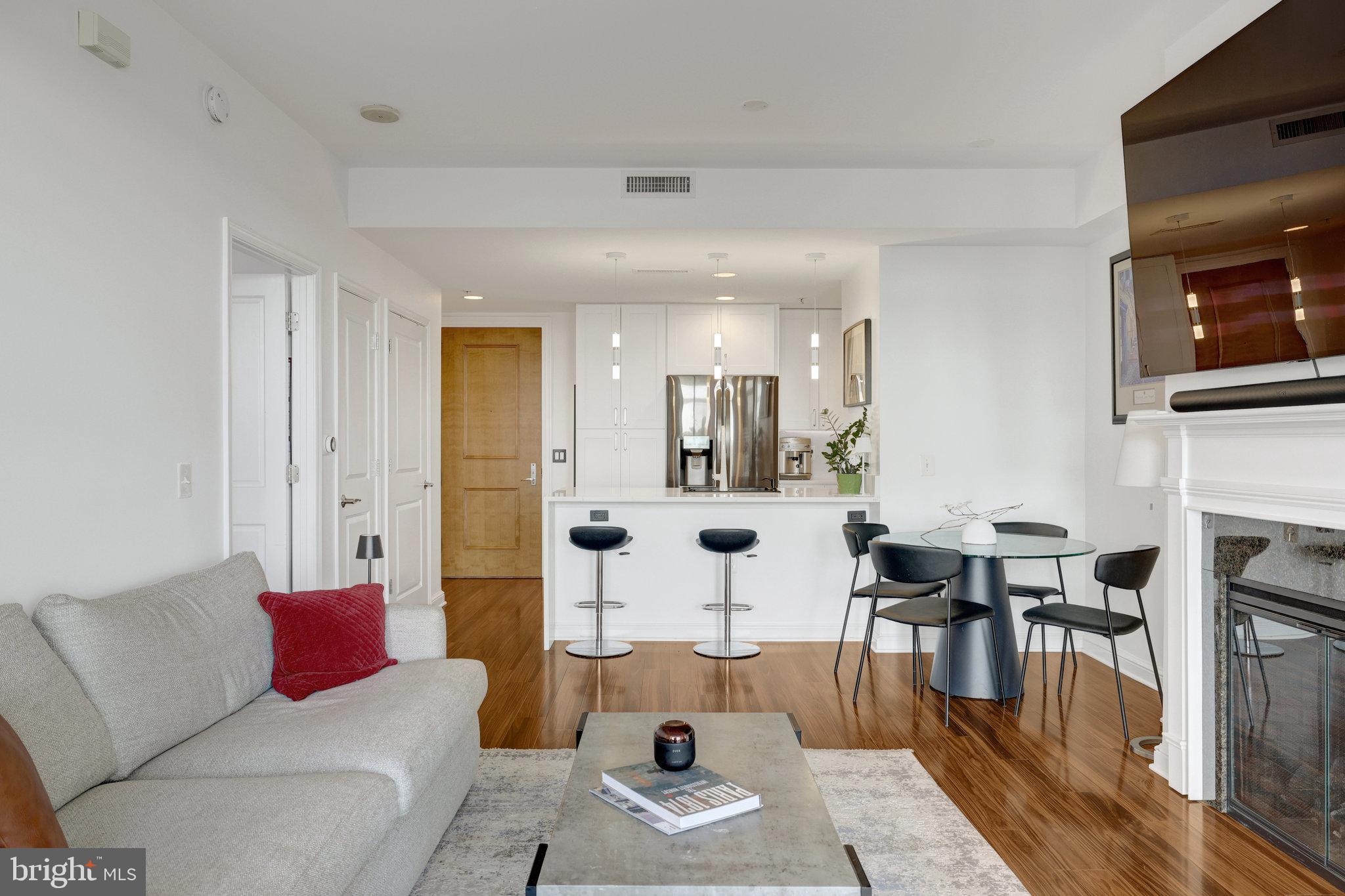 RESTON TOWN CENTER - Residential