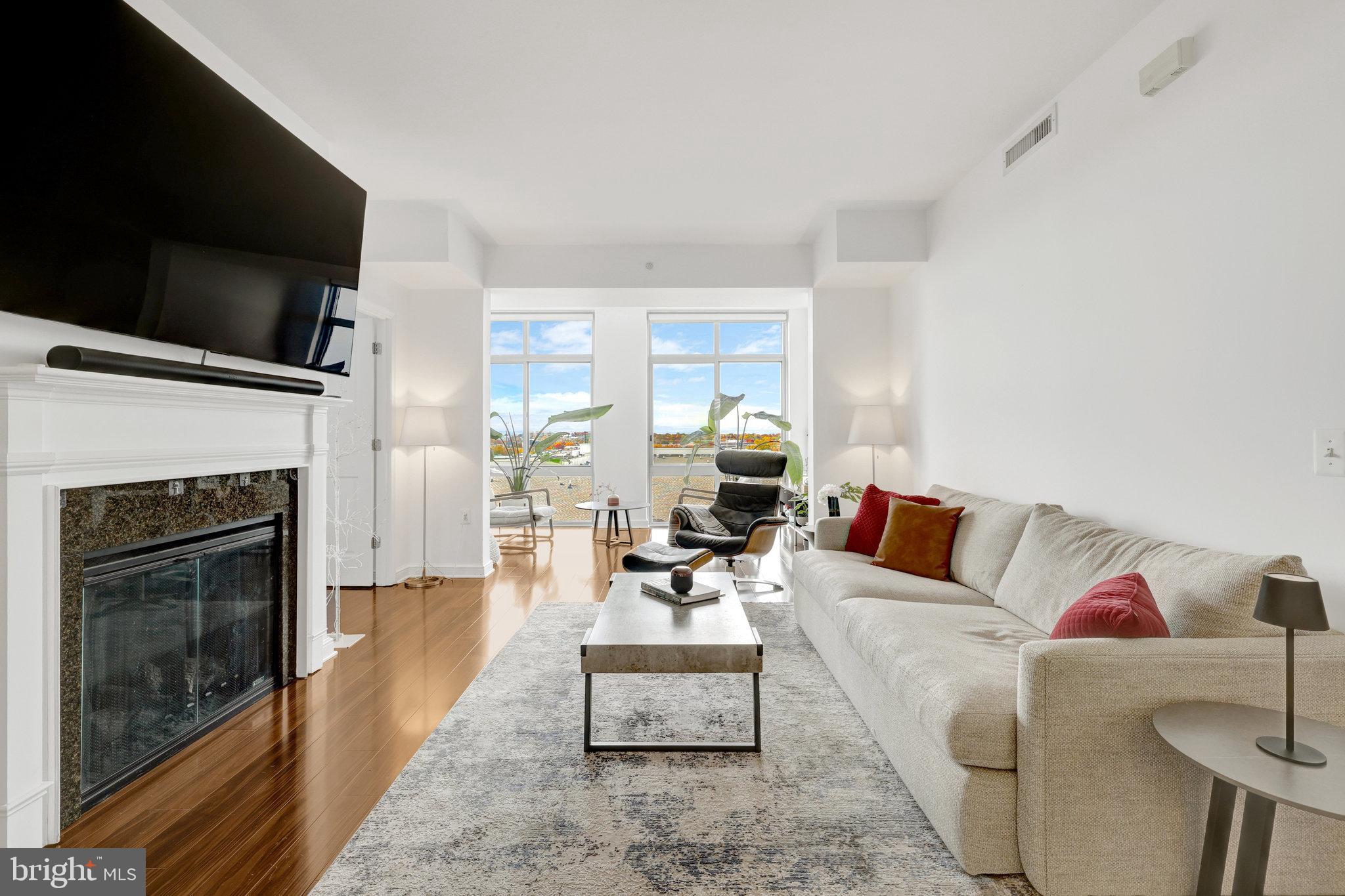 RESTON TOWN CENTER - Residential