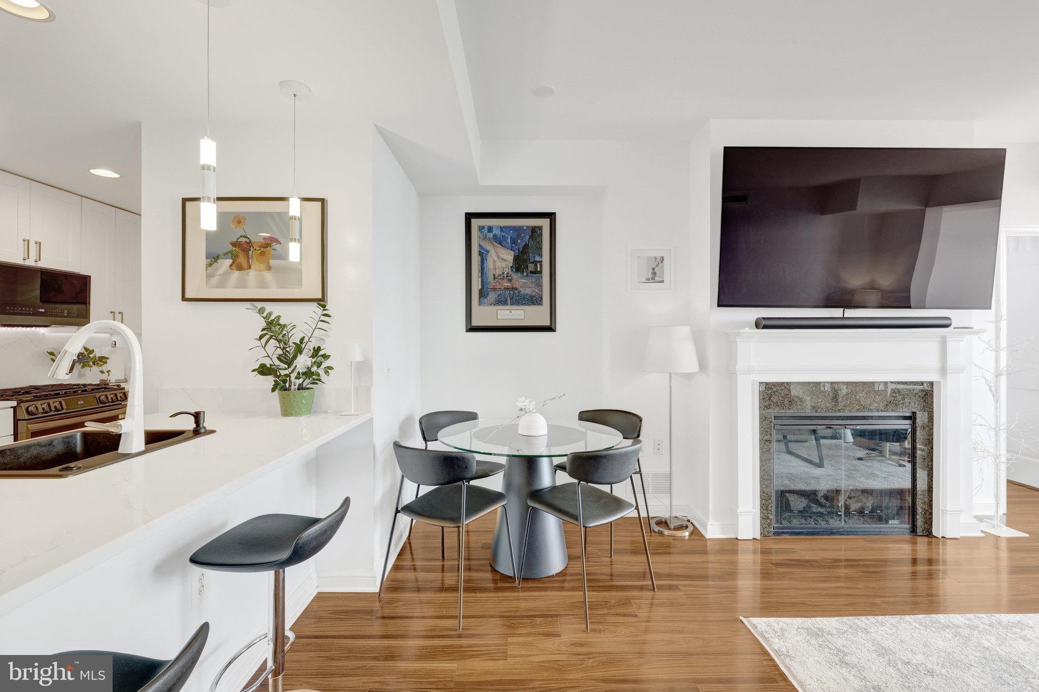 RESTON TOWN CENTER - Residential