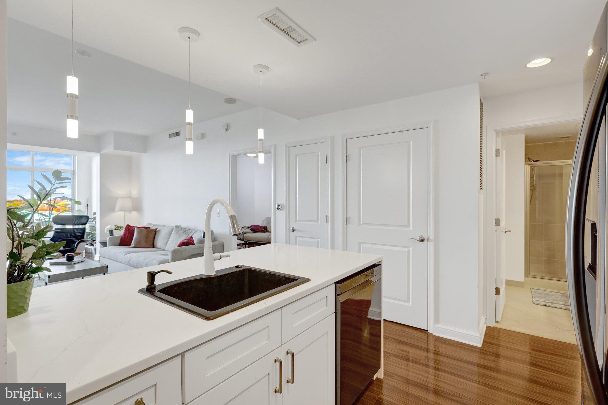 RESTON TOWN CENTER - Residential