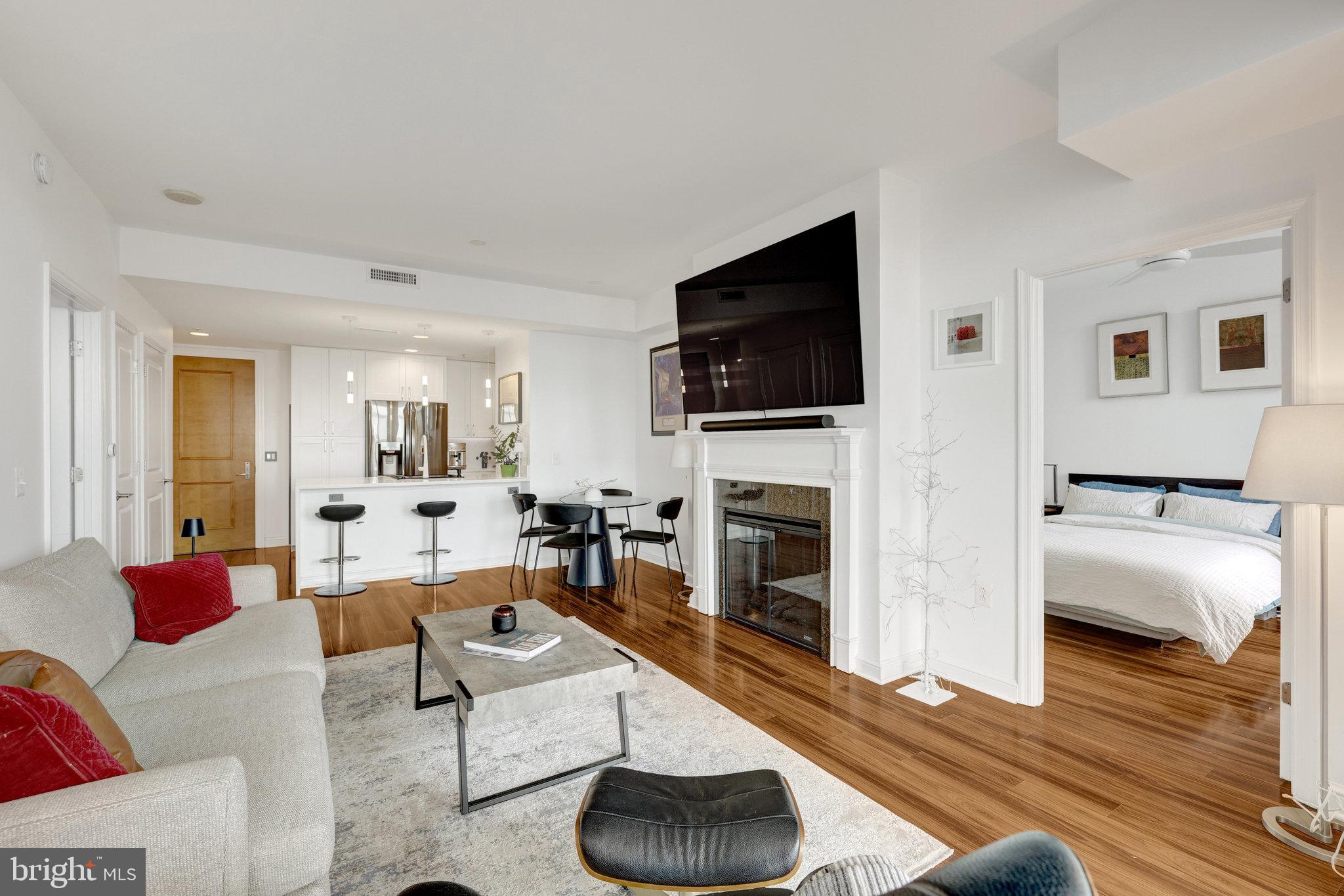 RESTON TOWN CENTER - Residential