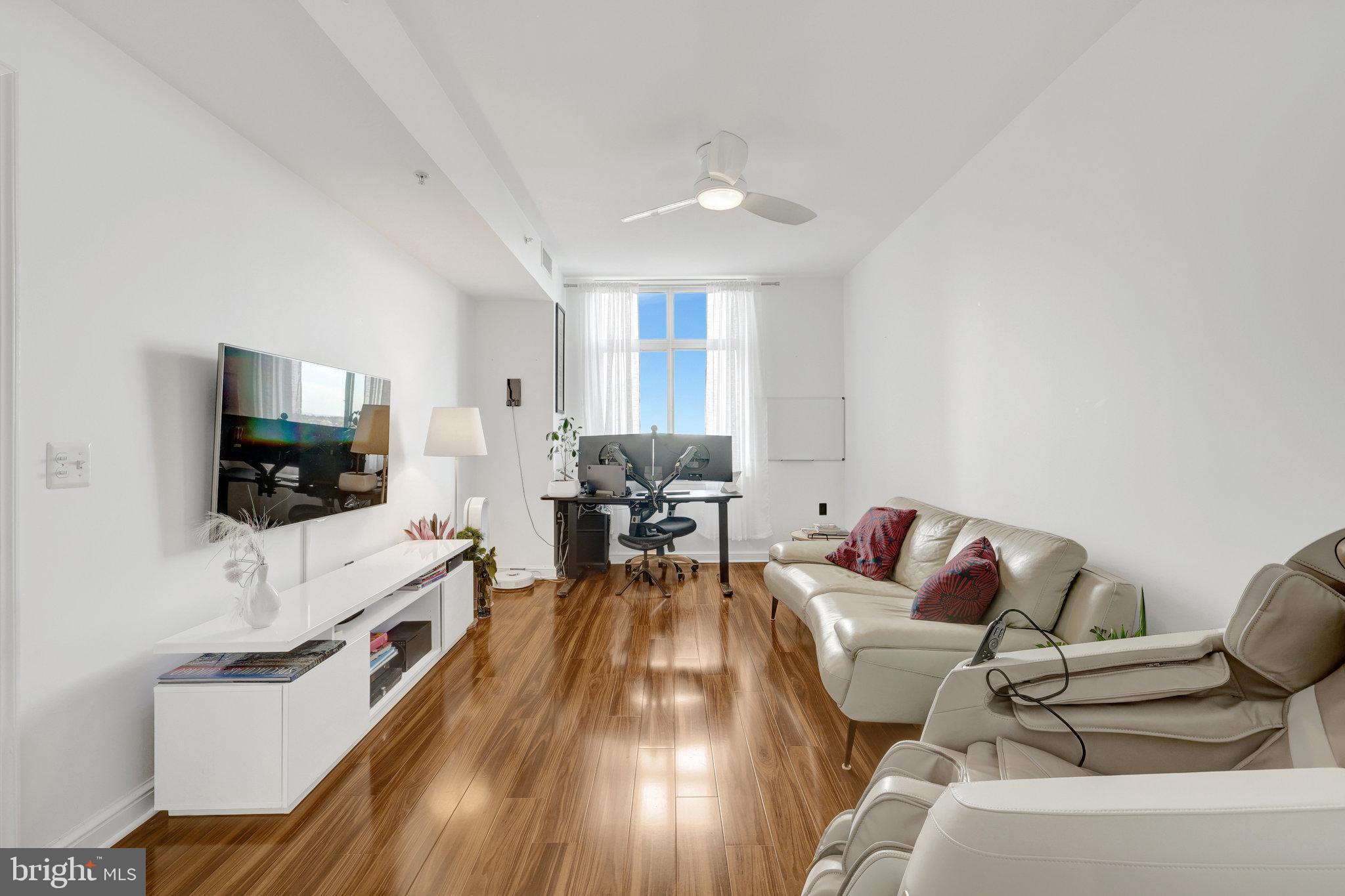 RESTON TOWN CENTER - Residential