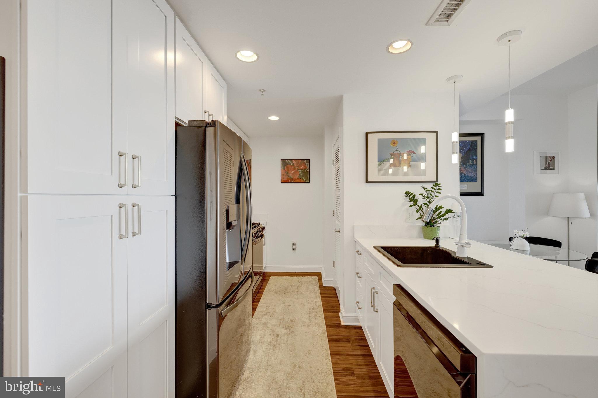 RESTON TOWN CENTER - Residential