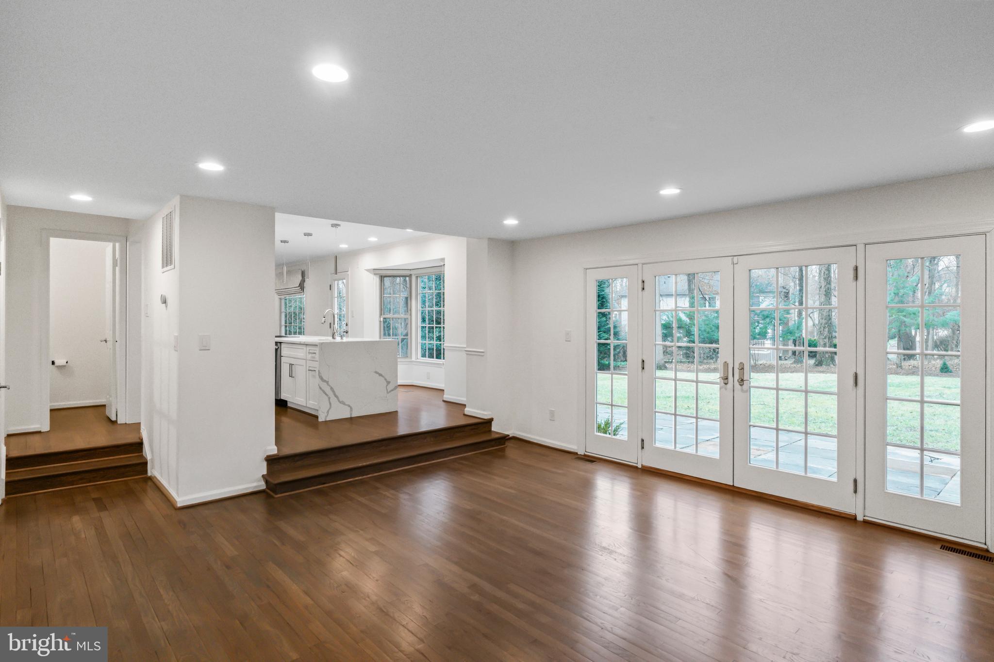 PINE KNOLLS - Residential