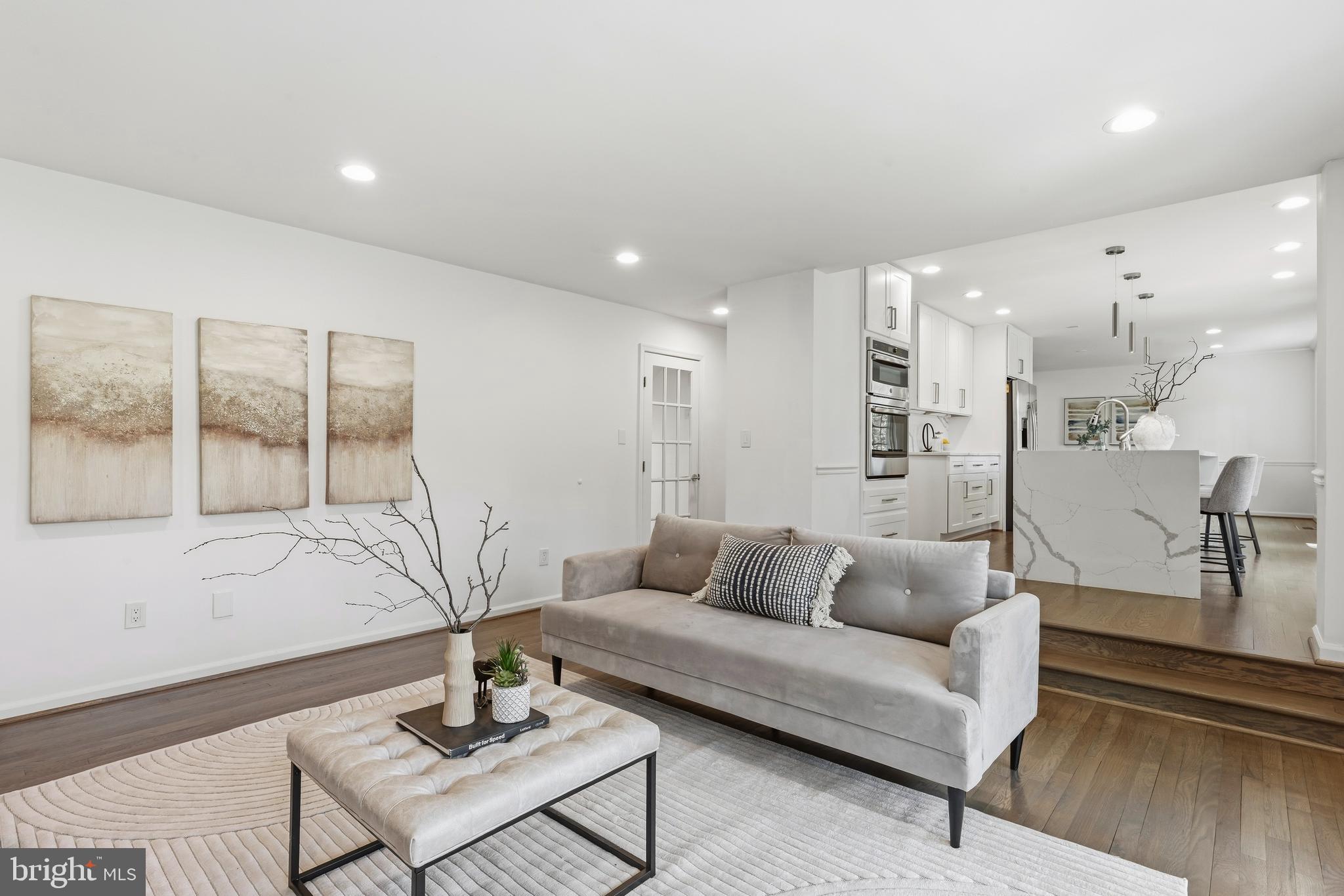 PINE KNOLLS - Residential