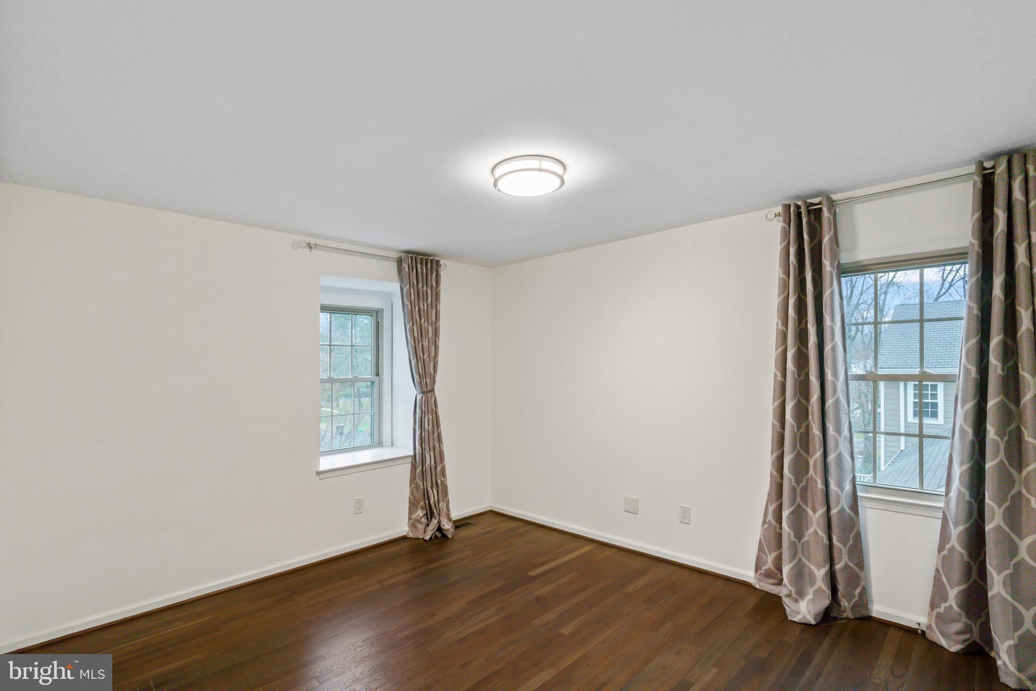 PINE KNOLLS - Residential