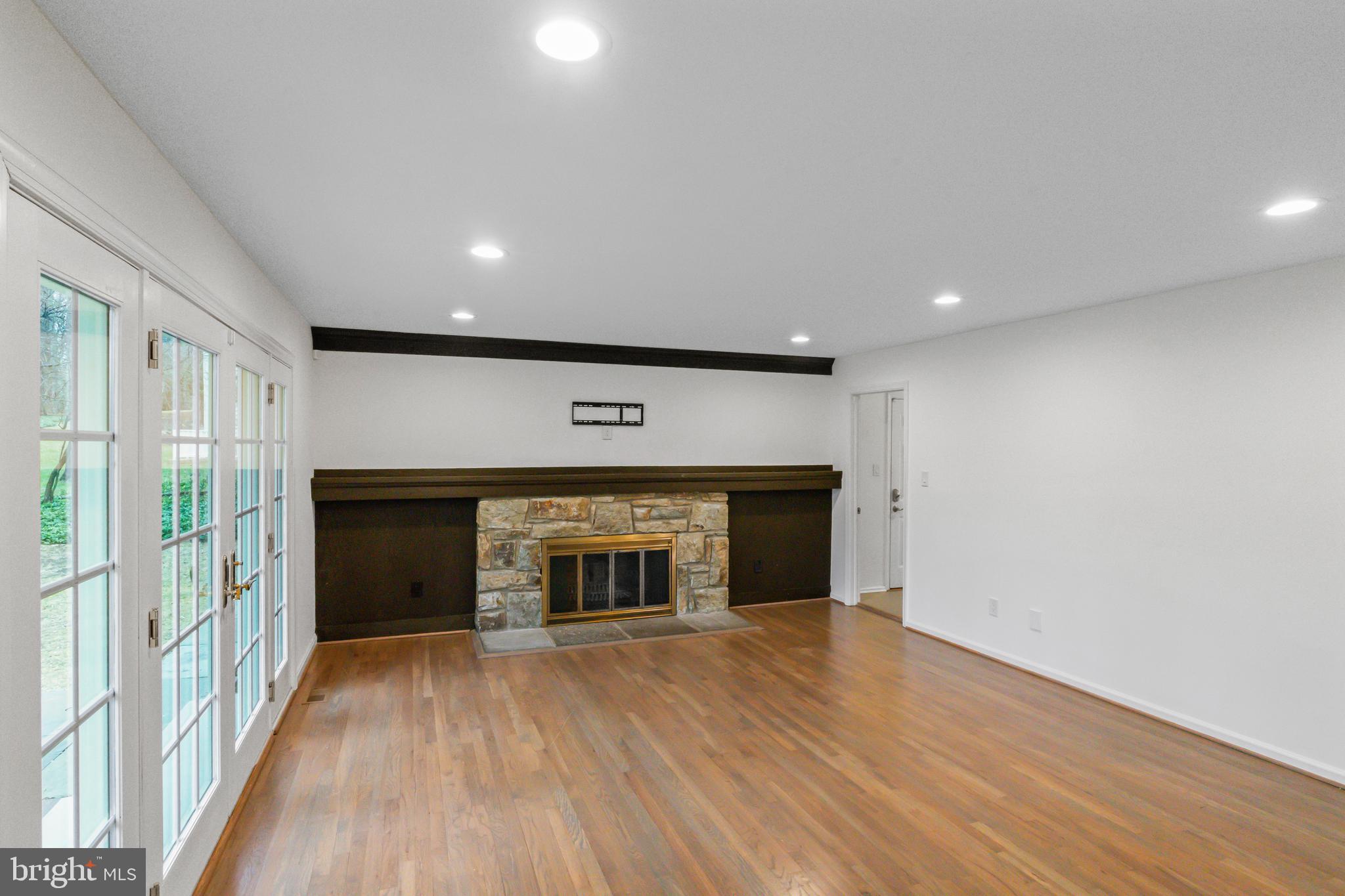 PINE KNOLLS - Residential