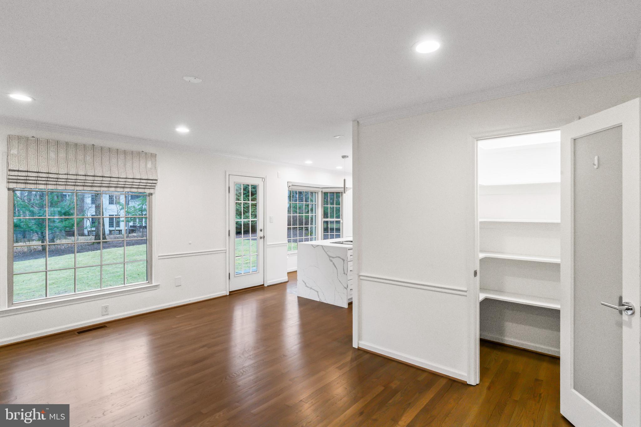 PINE KNOLLS - Residential