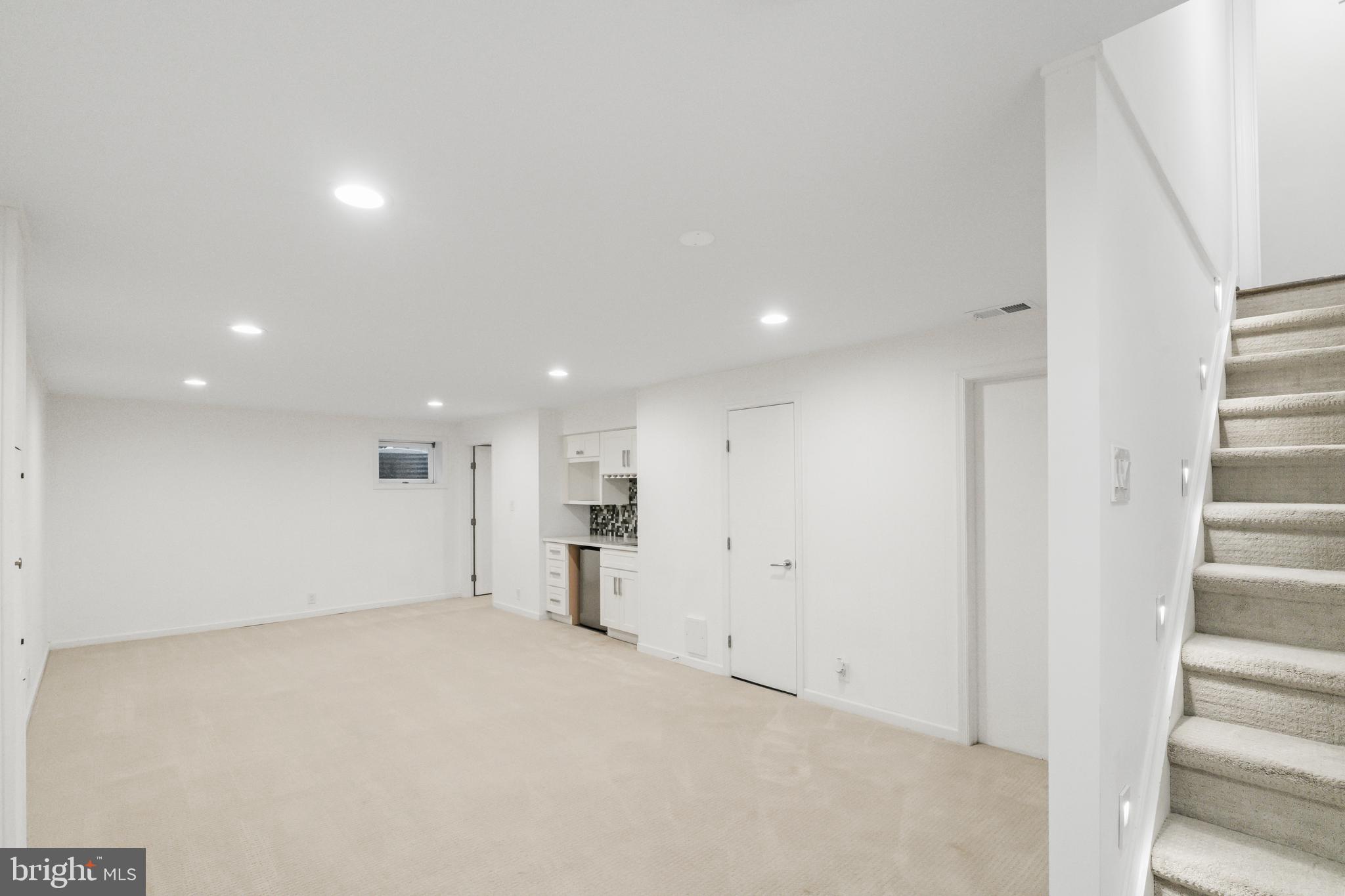 PINE KNOLLS - Residential