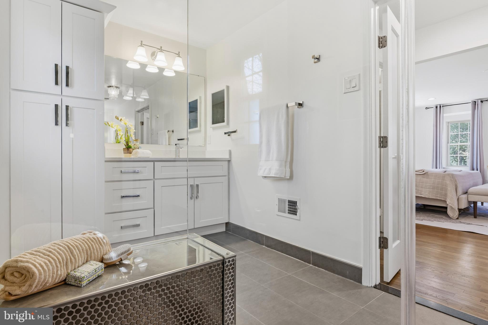 PINE KNOLLS - Residential