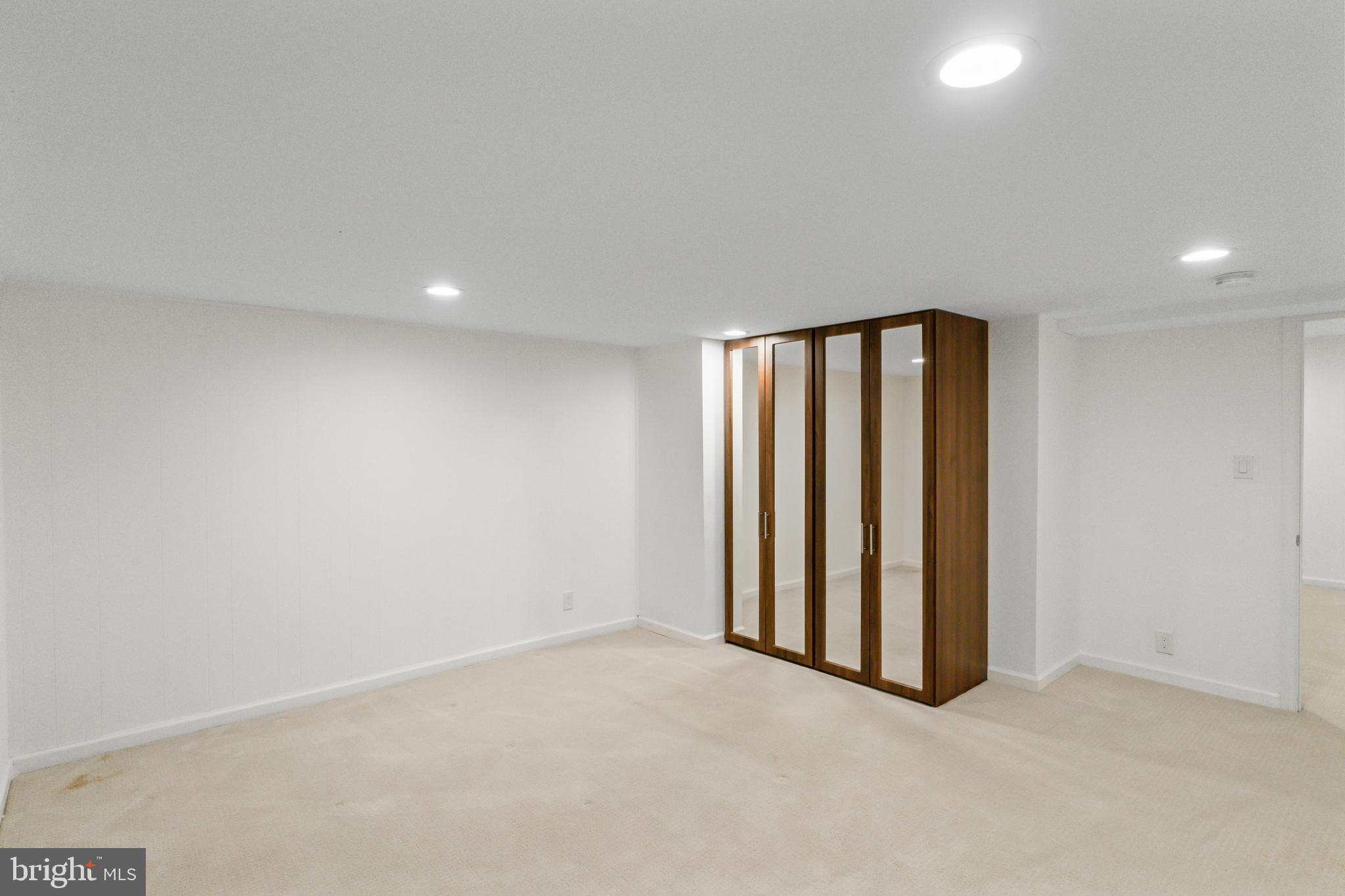 PINE KNOLLS - Residential