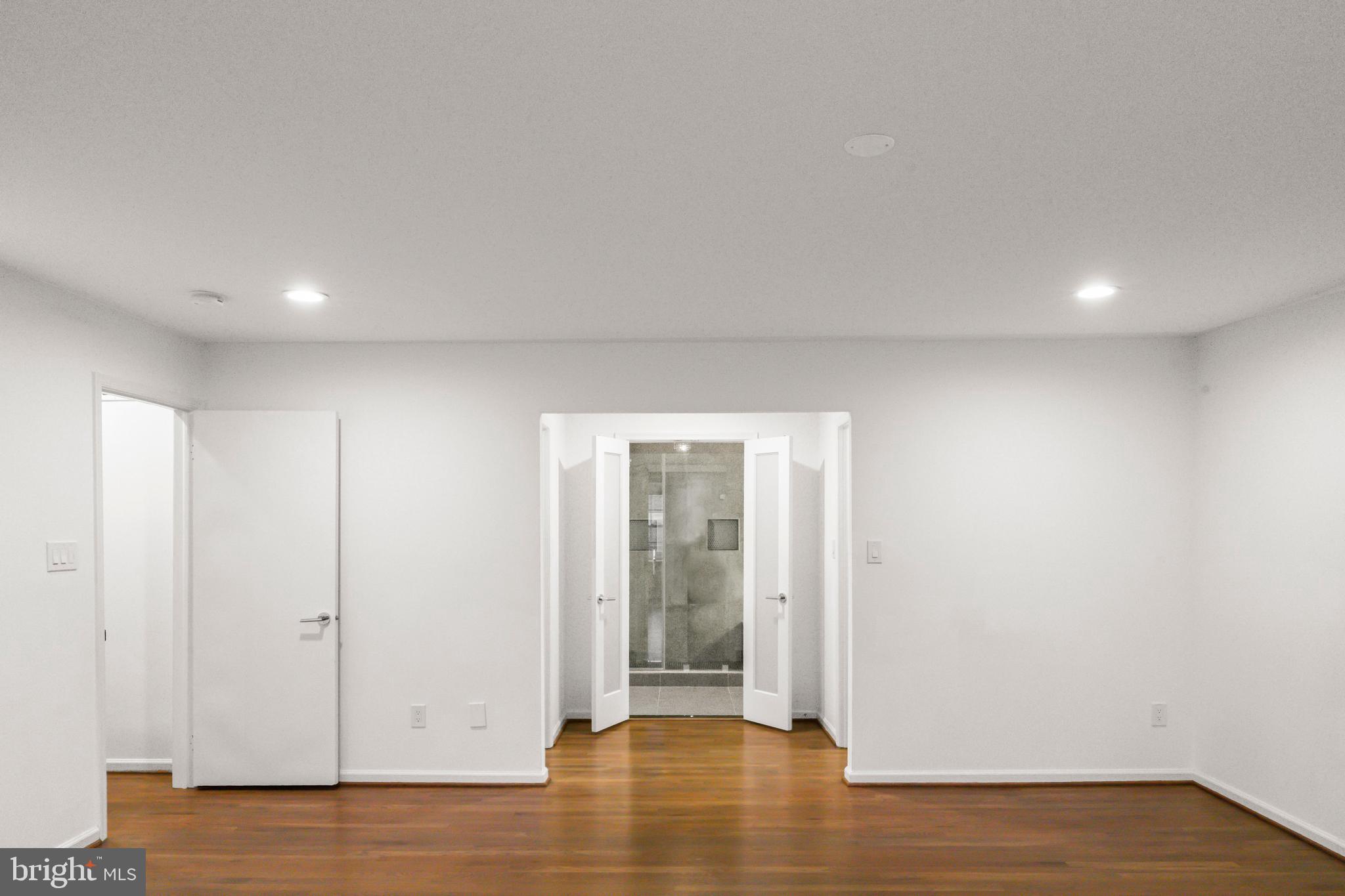 PINE KNOLLS - Residential