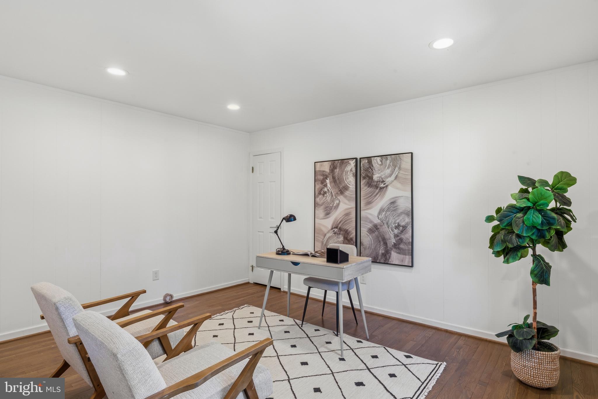 PINE KNOLLS - Residential