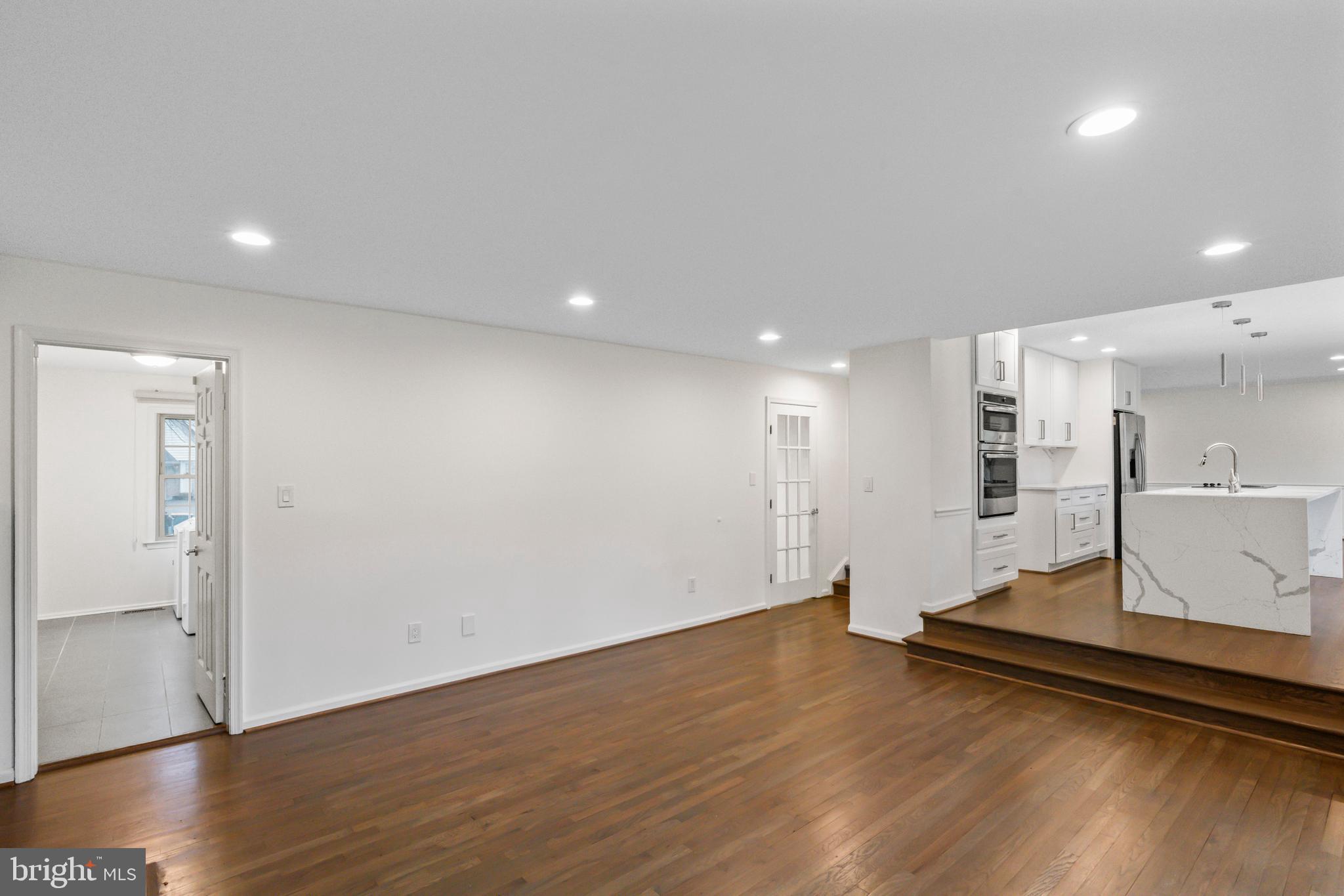 PINE KNOLLS - Residential