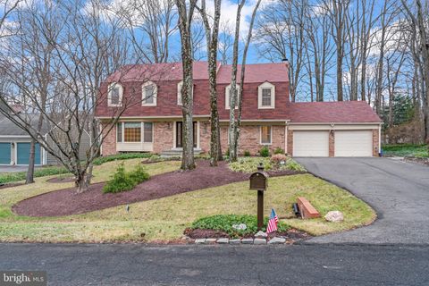 Photo of 9312 Sprinklewood Lane, POTOMAC, MD 20854 (MLS # MDMC2209816)