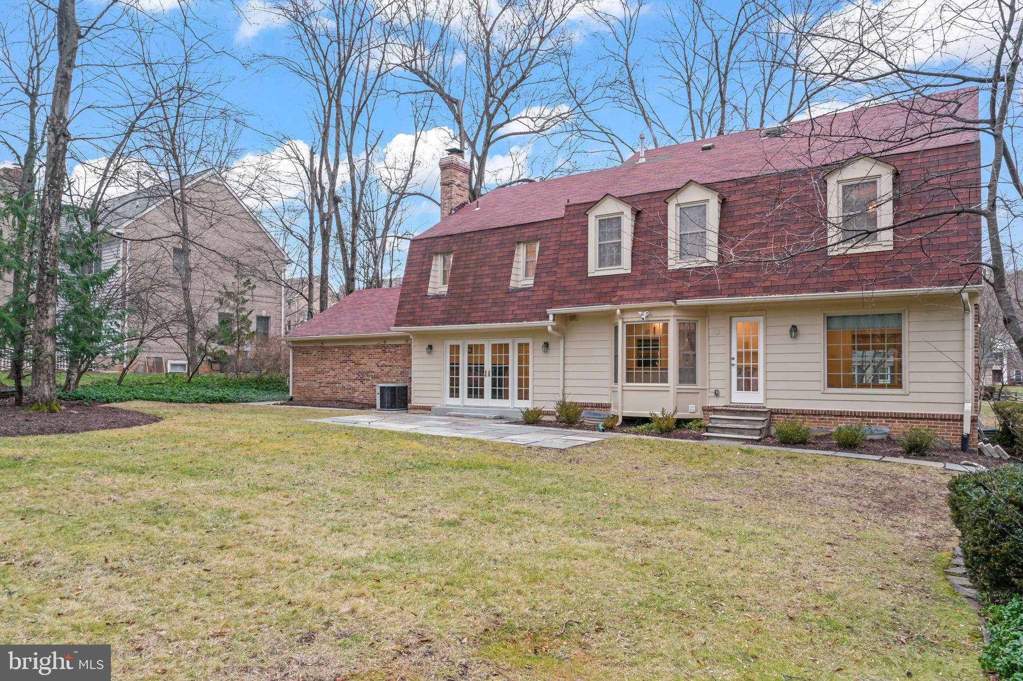 PINE KNOLLS - Residential