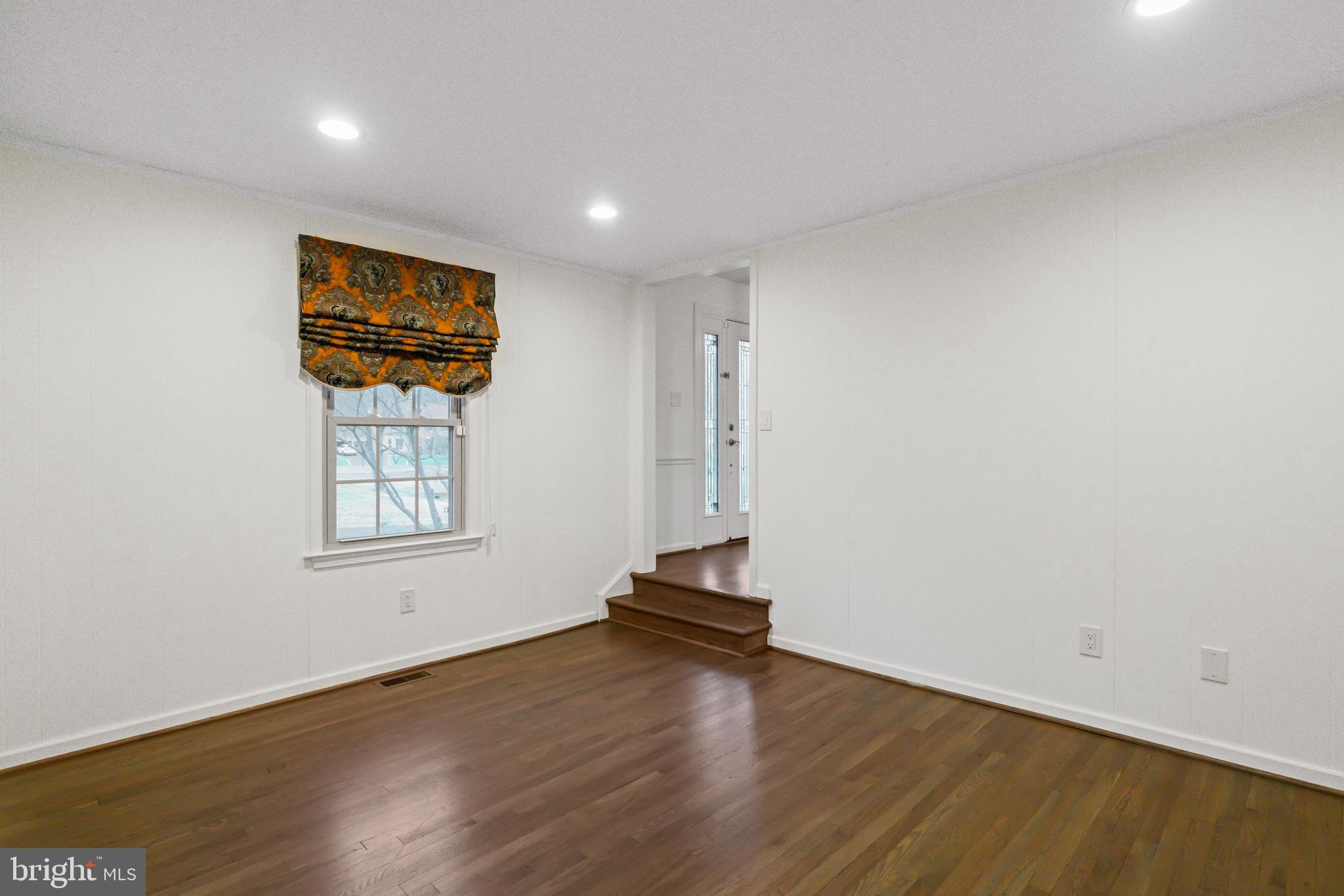 PINE KNOLLS - Residential