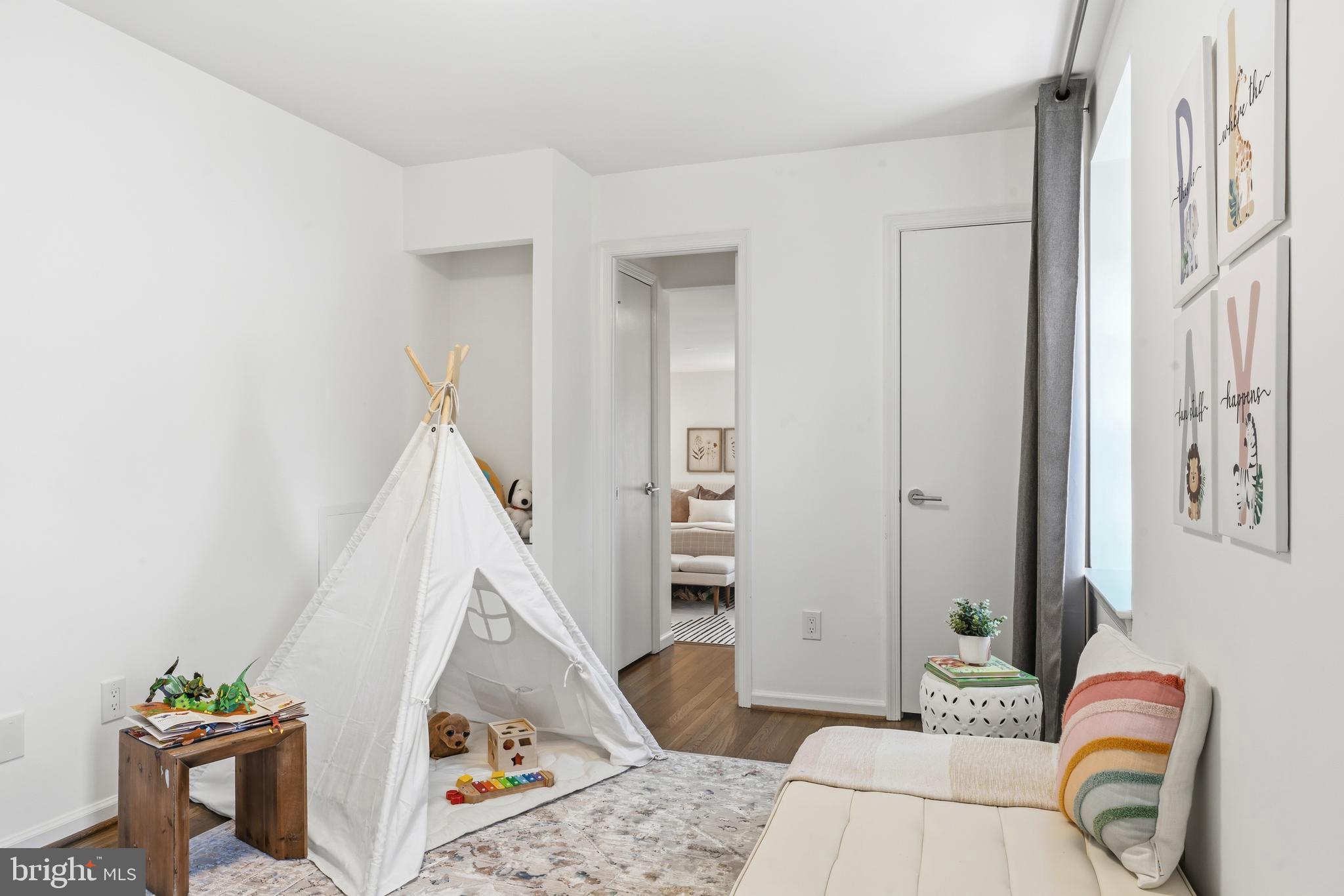 PINE KNOLLS - Residential