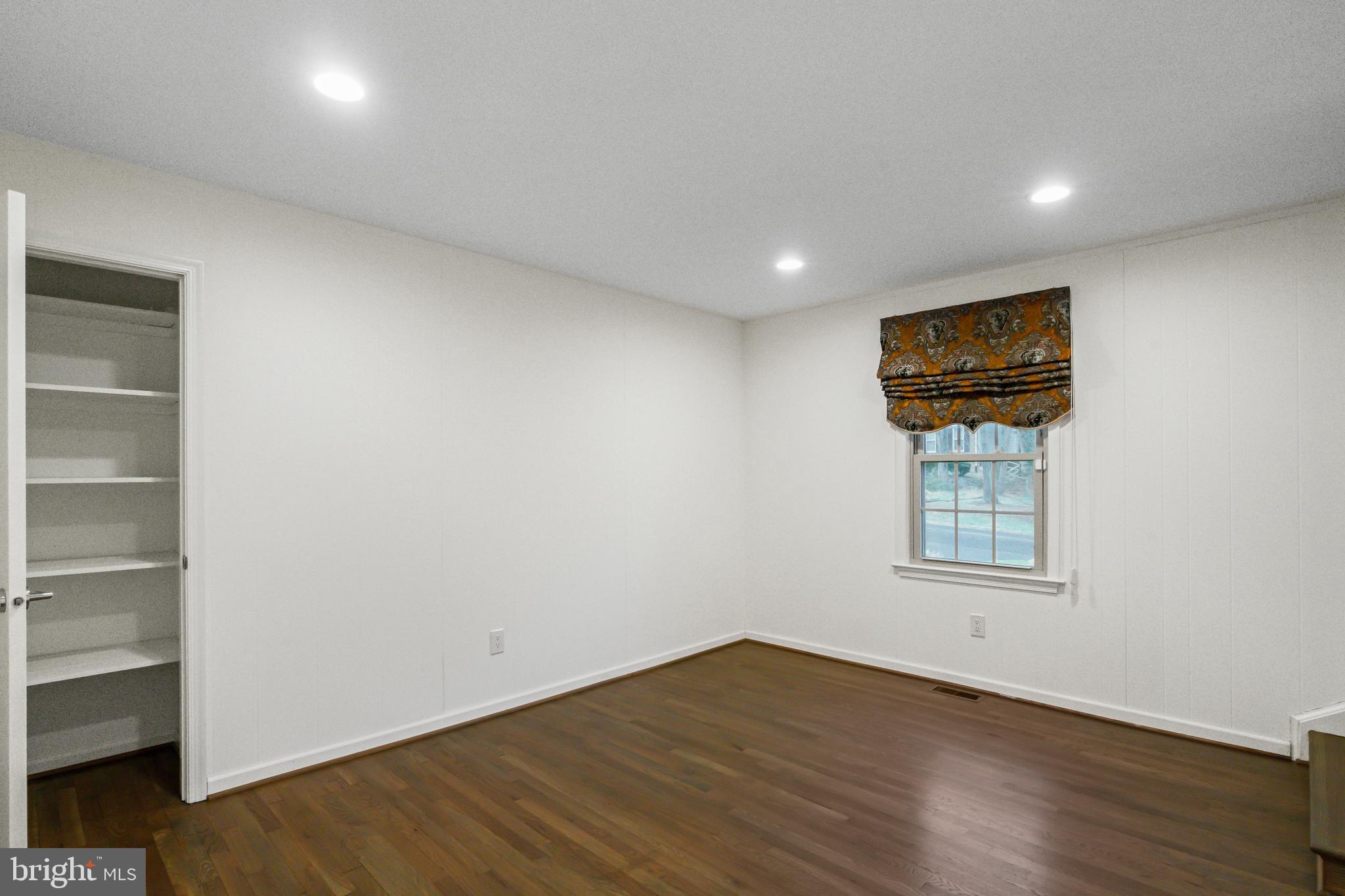 PINE KNOLLS - Residential