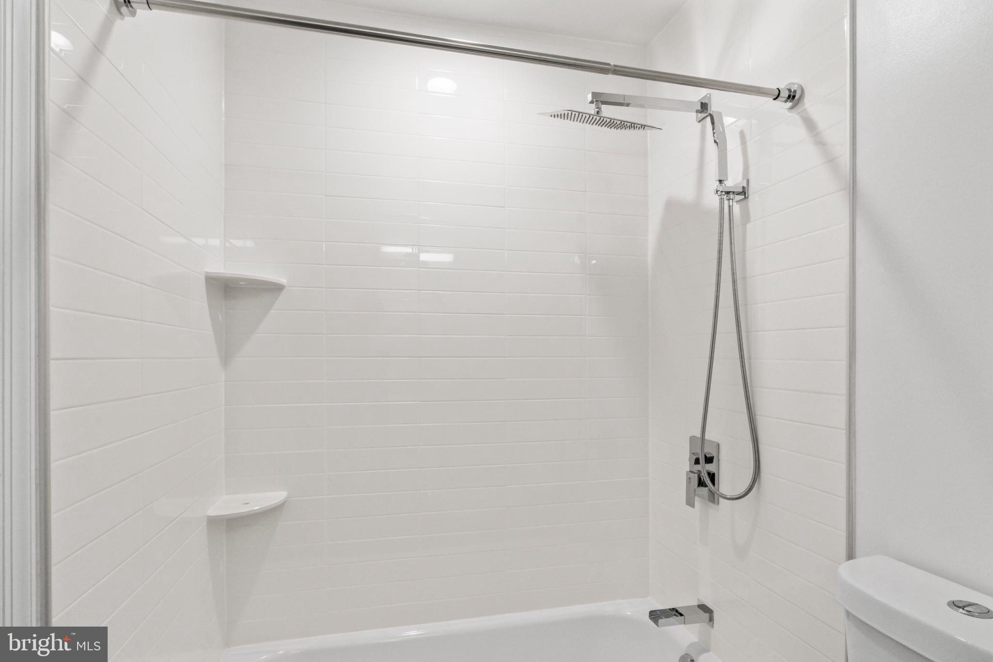 PINE KNOLLS - Residential