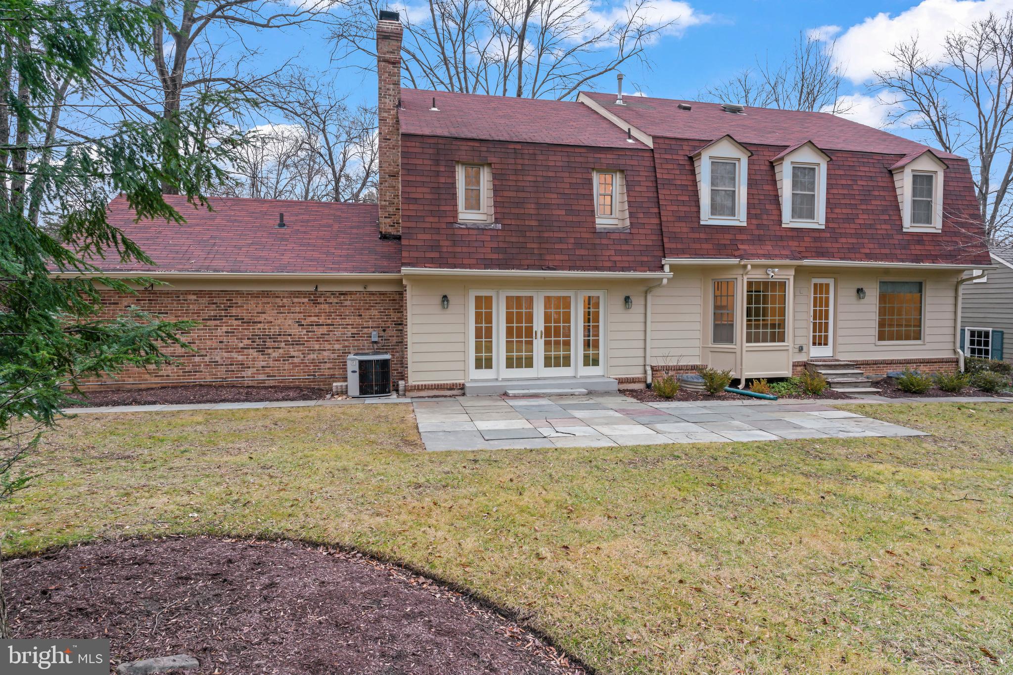 PINE KNOLLS - Residential