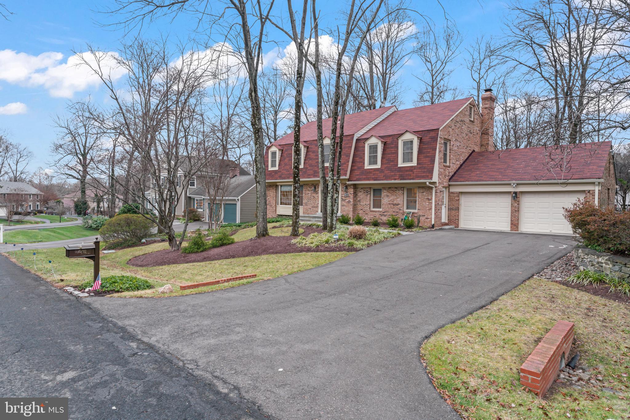 PINE KNOLLS - Residential