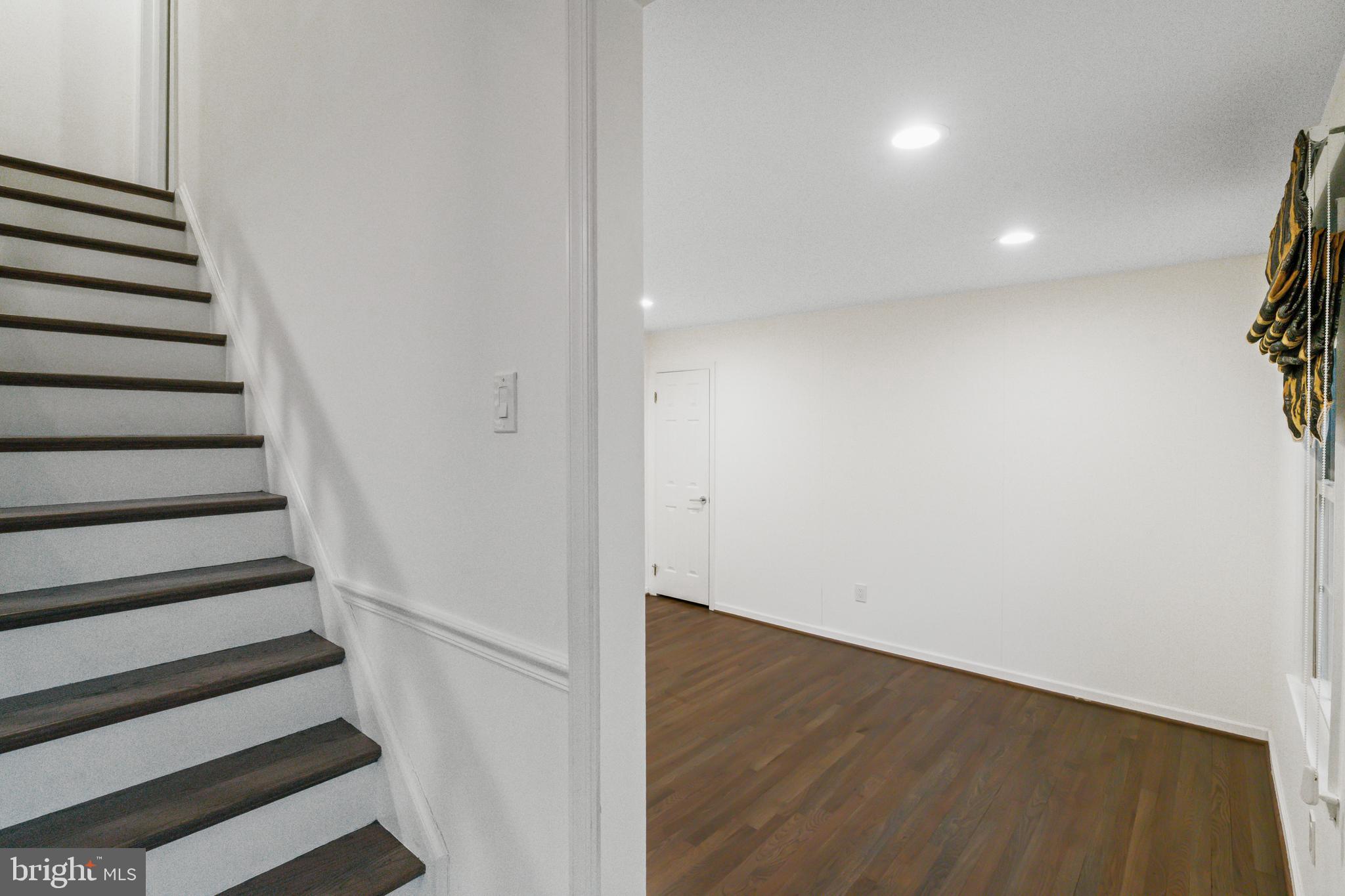 9312 SPRINKLEWOOD LANE