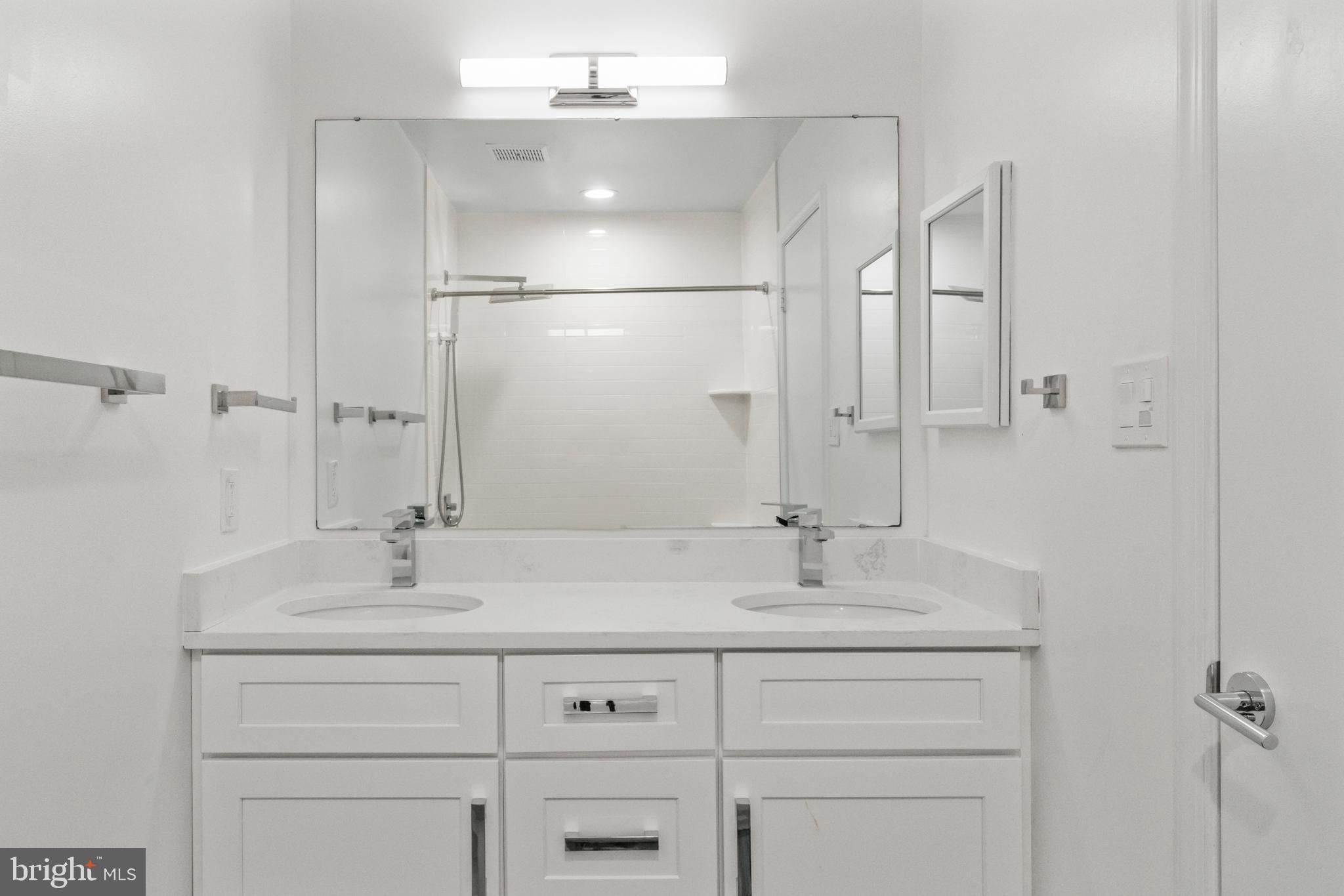 PINE KNOLLS - Residential