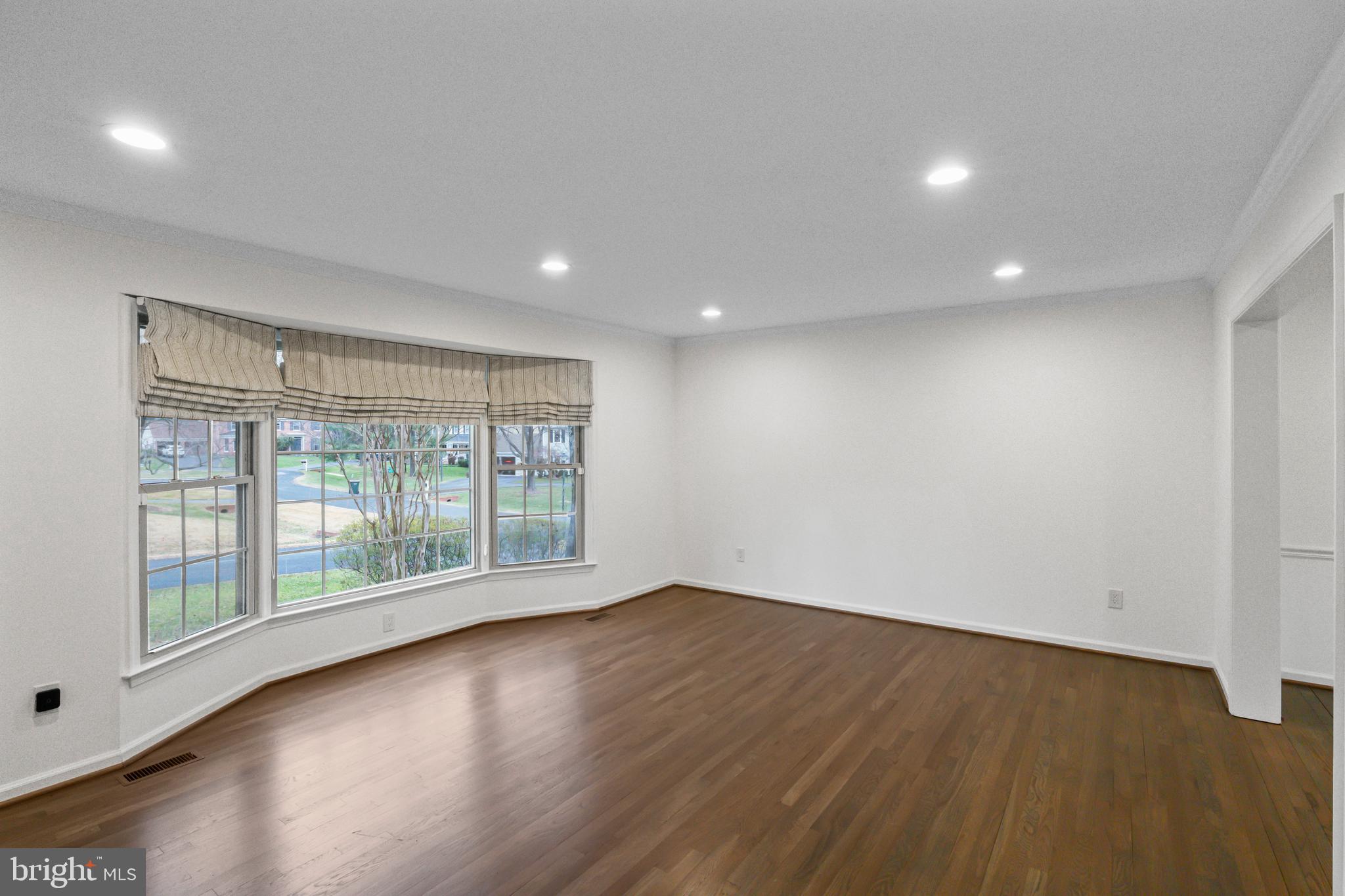 9312 SPRINKLEWOOD LANE