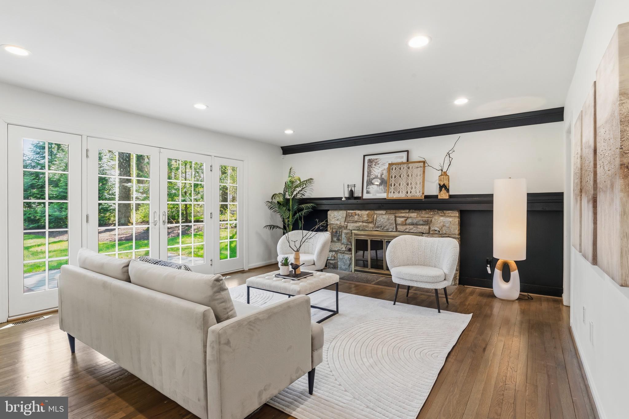 PINE KNOLLS - Residential