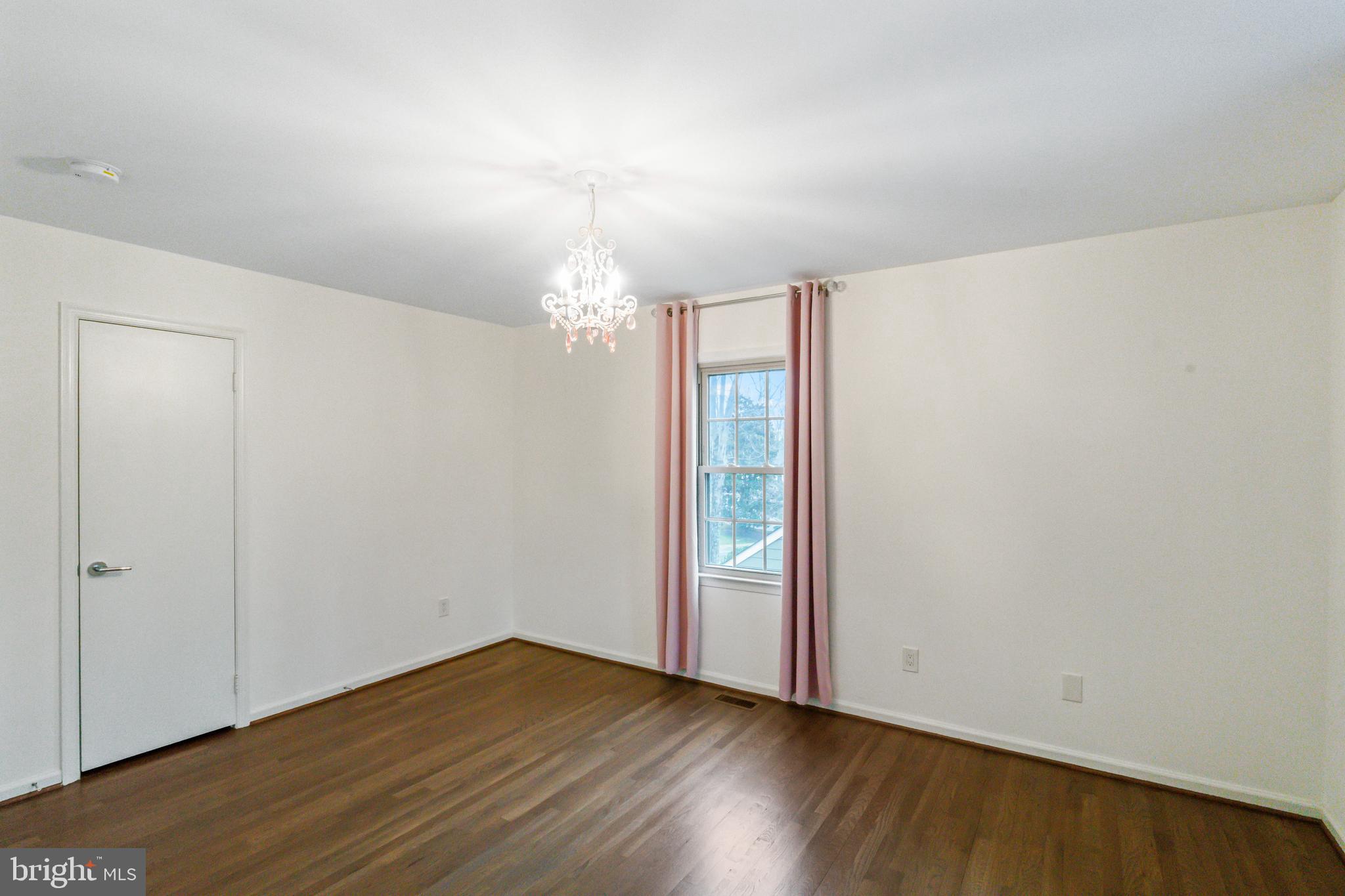 PINE KNOLLS - Residential