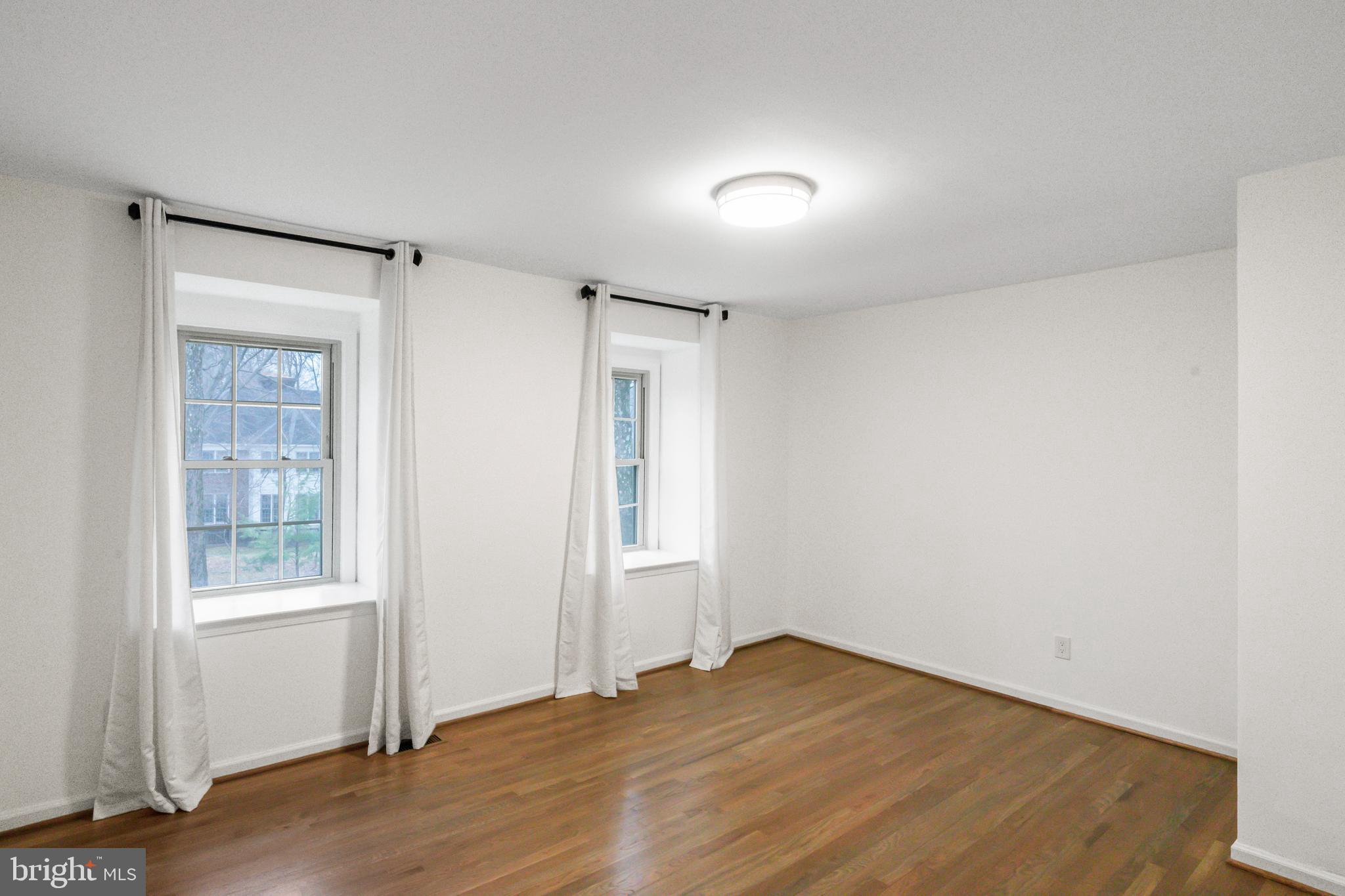 PINE KNOLLS - Residential