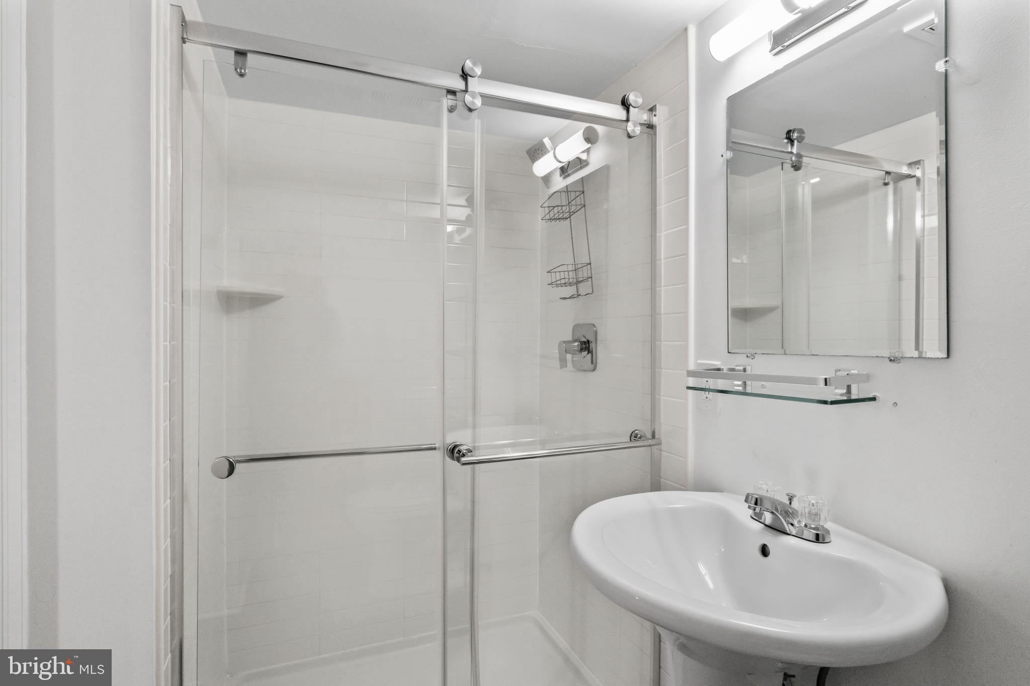 PINE KNOLLS - Residential