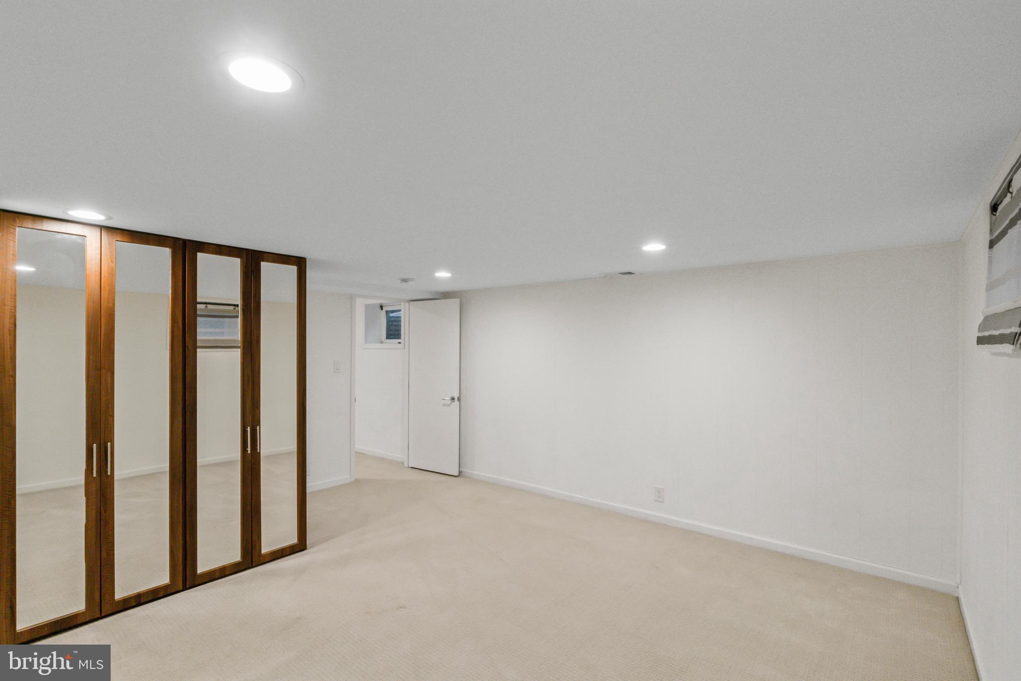 PINE KNOLLS - Residential