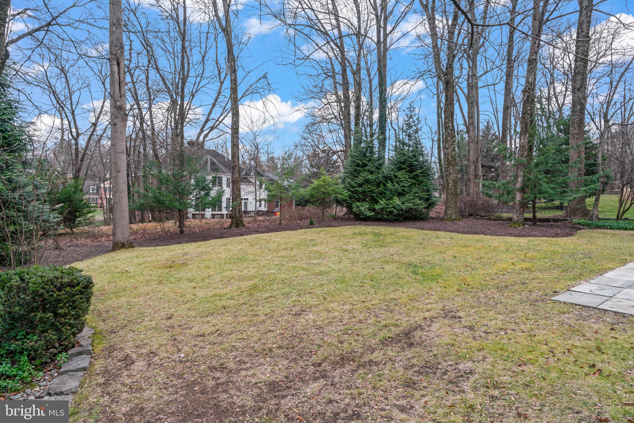 PINE KNOLLS - Residential