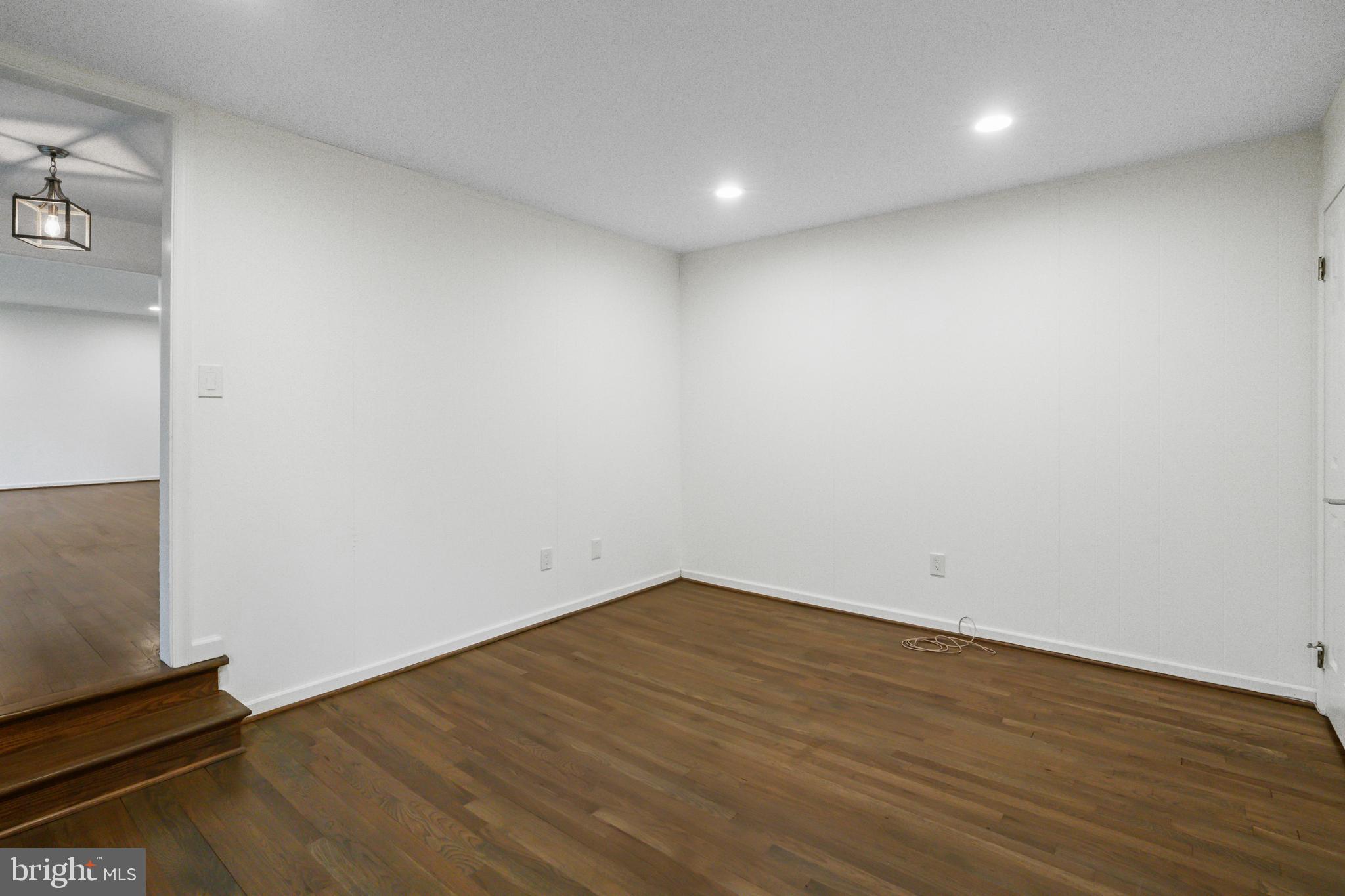 PINE KNOLLS - Residential