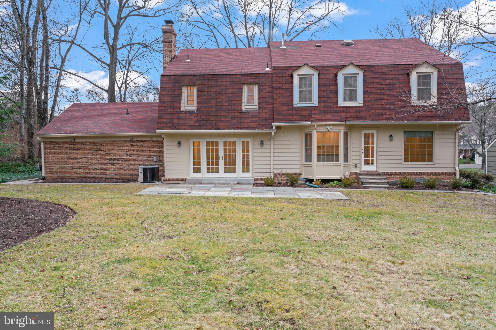 PINE KNOLLS - Residential