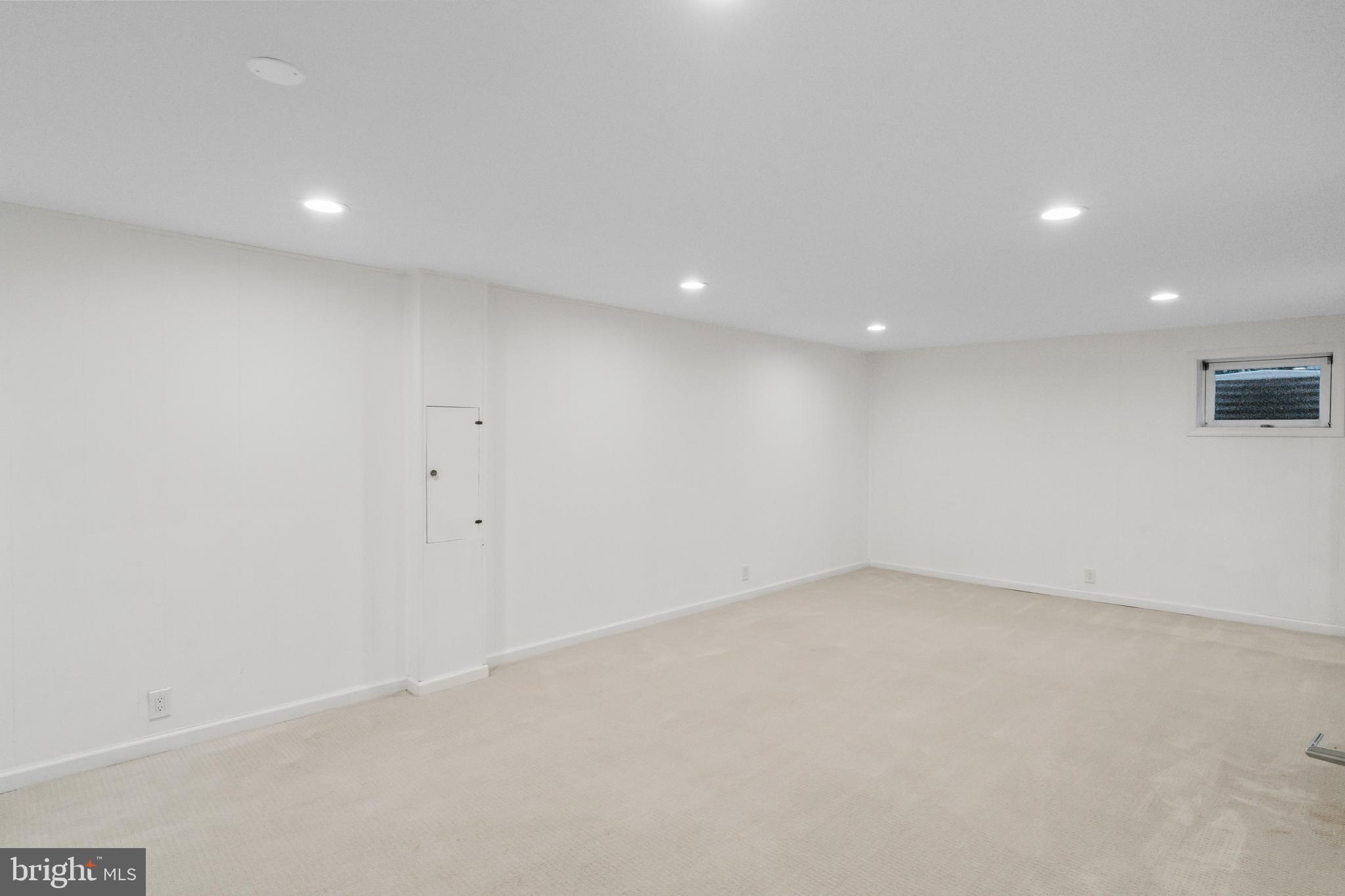 PINE KNOLLS - Residential