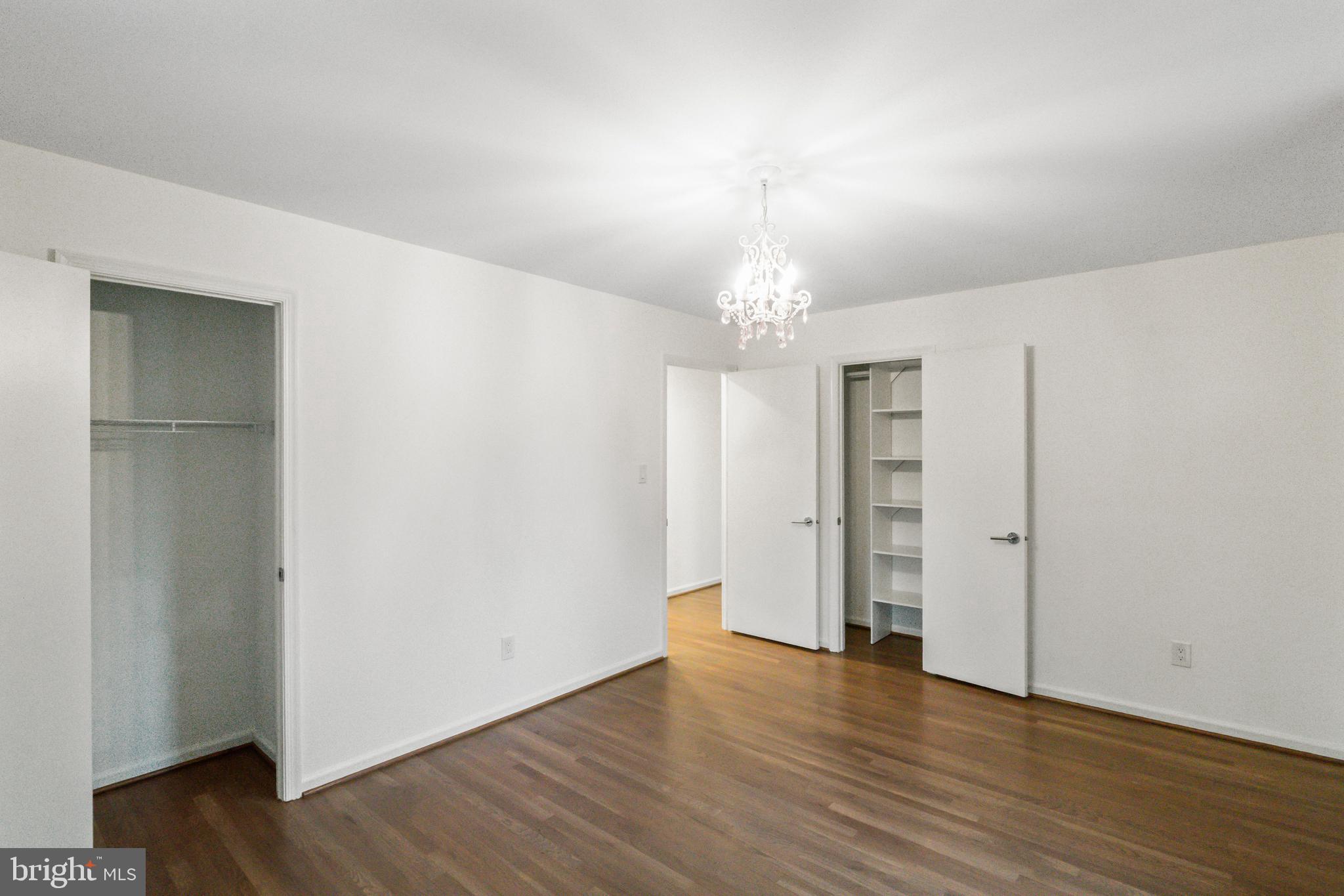 PINE KNOLLS - Residential