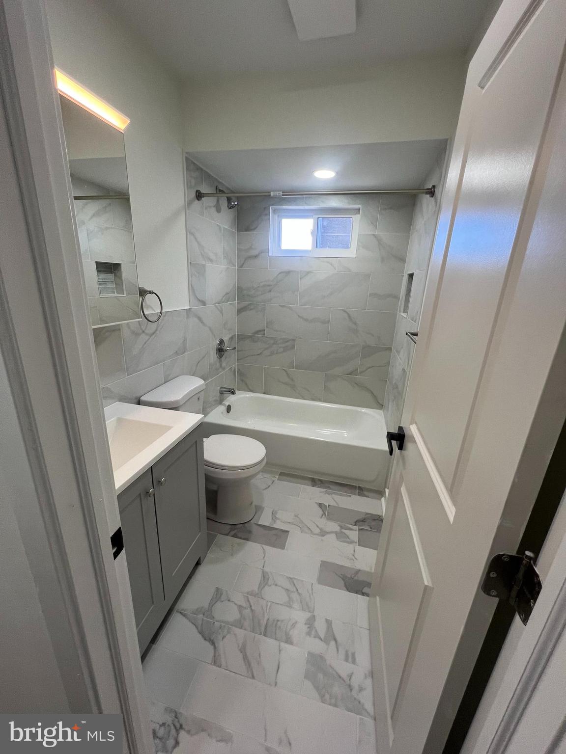 KENSINGTON - Residential